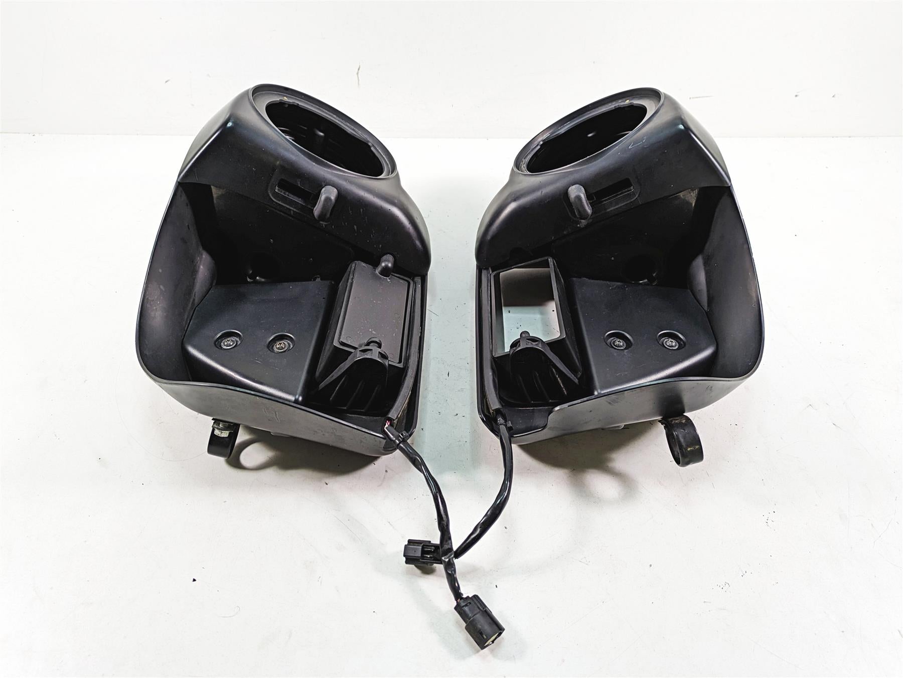 2018 Harley Touring FLHXSE CVO Street Glide Lower Leg Fairing Cover Set 57100114 | Mototech271