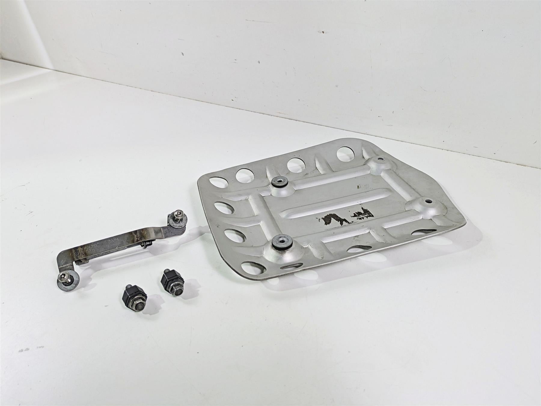 2018 BMW R nineT Urban GS K33 Lower Engine Guard Skidplate Set 11117717743 {{ shop.shopifyCountryName }} - Mototech271