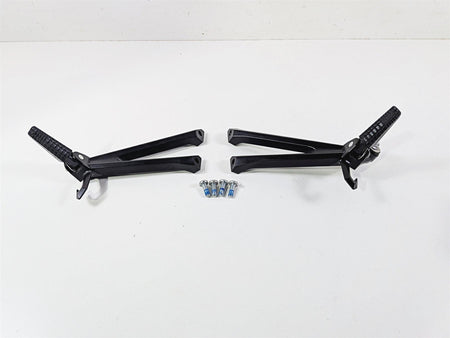 2024 Suzuki GSXR600 Passenger Footpeg Foot Peg Rest Set 43600-14J30 43700-14J30 {{ shop.shopifyCountryName }} - Mototech271