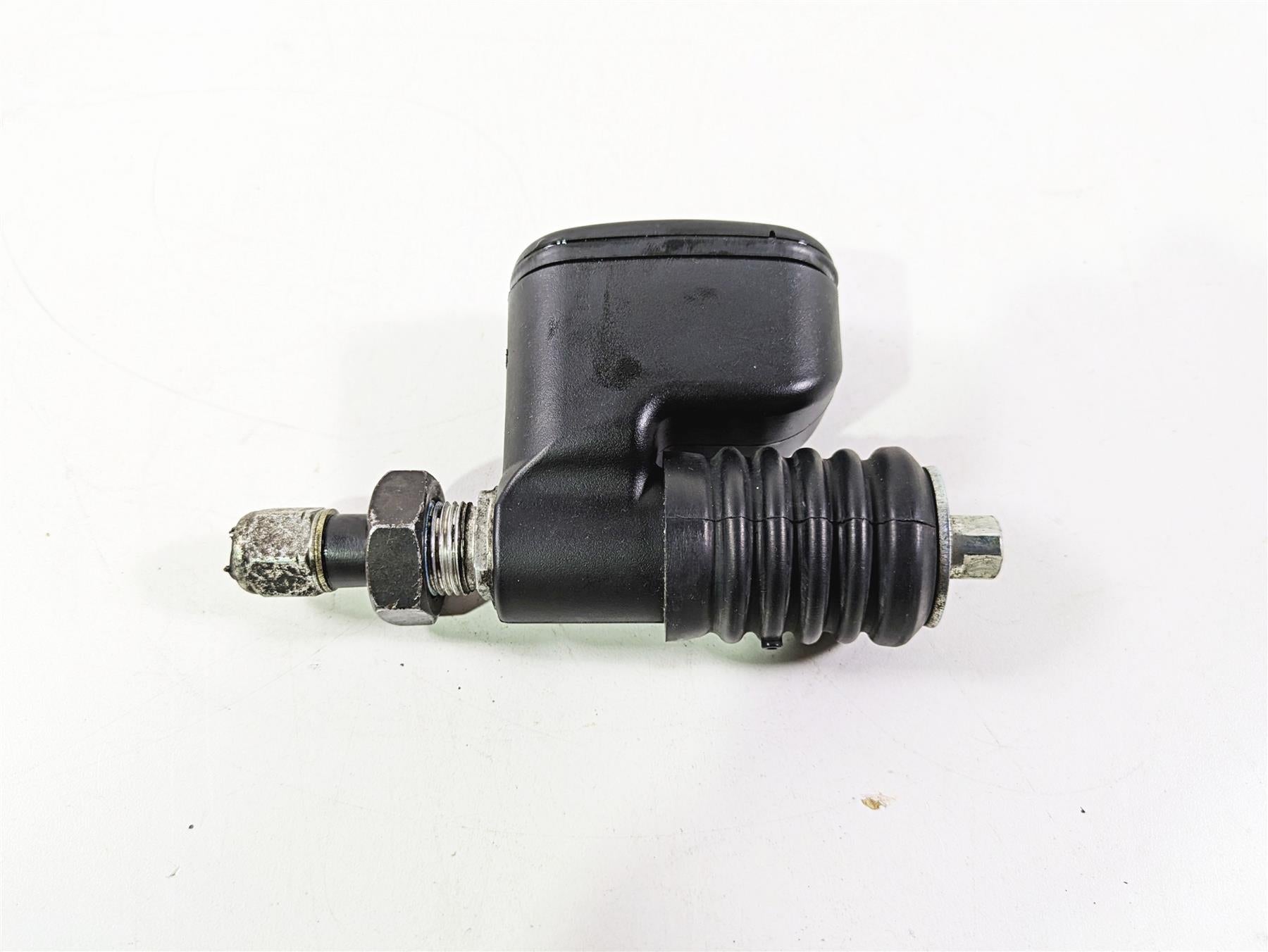 2017 Harley Dyna FXDB Street Bob Rear Brake Master Cylinder - Read 41700065A {{ shop.shopifyCountryName }} - Mototech271