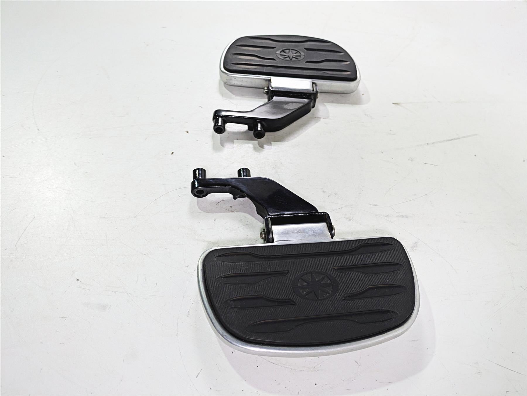 2008 Yamaha XVZ1300 Royal Star Rear Passenger Floorboard Set 4XY-27440-00-00 {{ shop.shopifyCountryName }} - Mototech271
