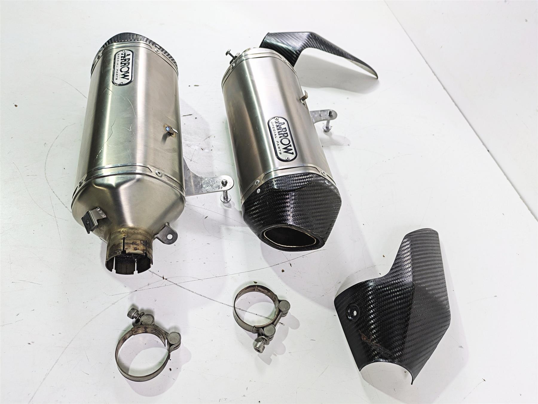 2019 Triumph Speed Triple RS 1050 Arrow Exhaust Pipe Muffler Silencer T2203346 {{ shop.shopifyCountryName }} - Mototech271