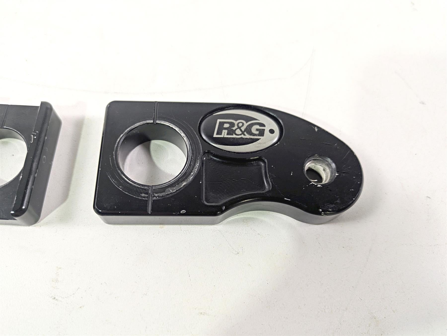 2017 Aprilia RSV 1100 Tuono V4 Factory R&G Cotton Reel Mount Plates CR0030BK {{ shop.shopifyCountryName }} - Mototech271