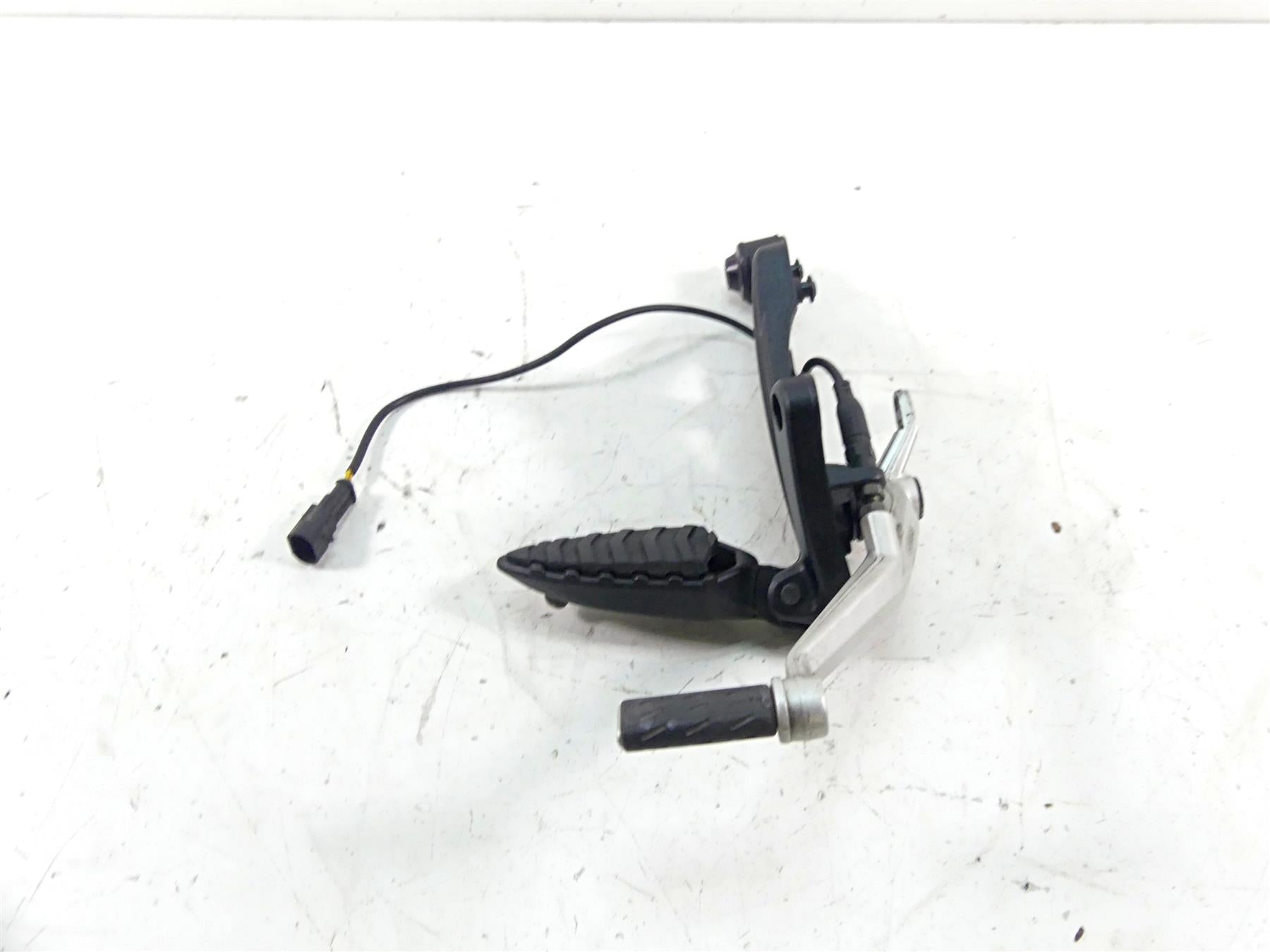 2013 Ducati Diavel Red Right Rider Footpeg & Brake Pedal 82411761B 45720511A {{ shop.shopifyCountryName }} - Mototech271