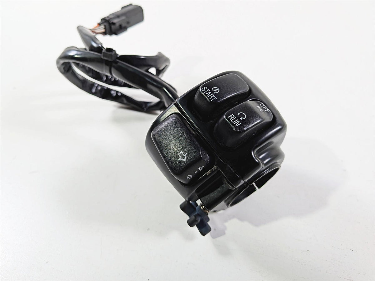 2011 Harley VRSCDX Night Rod Right Hand Start Stop Control Switch -Read 71684-06 {{ shop.shopifyCountryName }} - Mototech271
