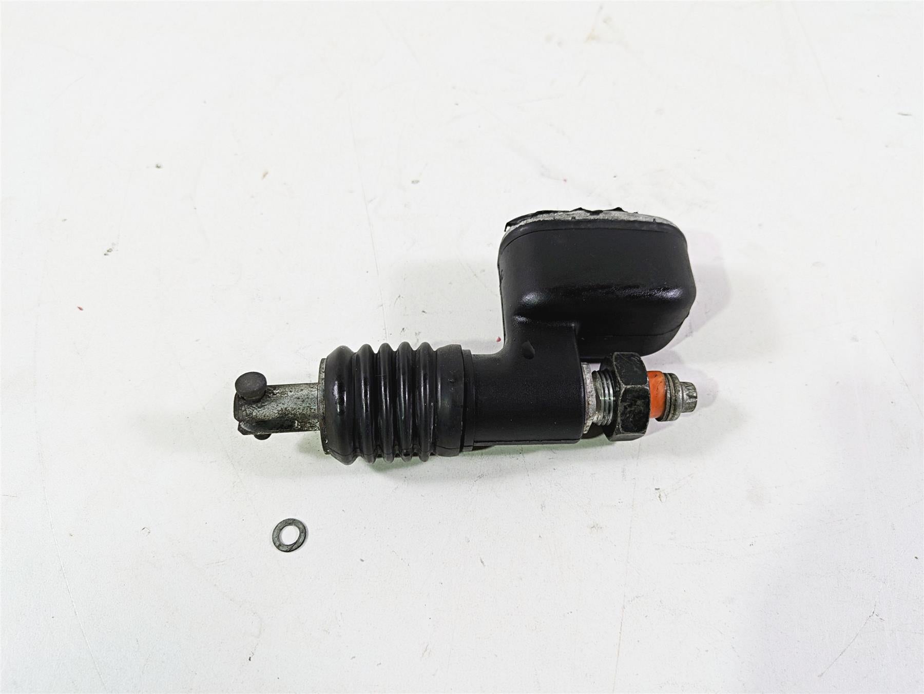 2008 Harley FLSTSB Cross Bones Rear Brake Master Cylinder - Read 41767-05E {{ shop.shopifyCountryName }} - Mototech271