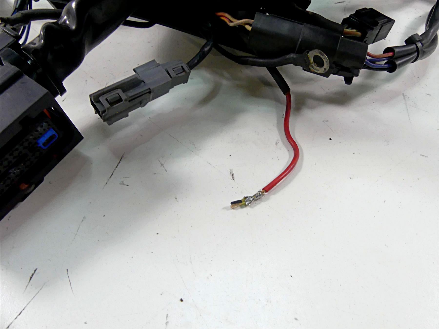 2008 Harley Touring FLHX Street Glide Main Wiring Harness No Abs - Read 70985-08 {{ shop.shopifyCountryName }} - Mototech271