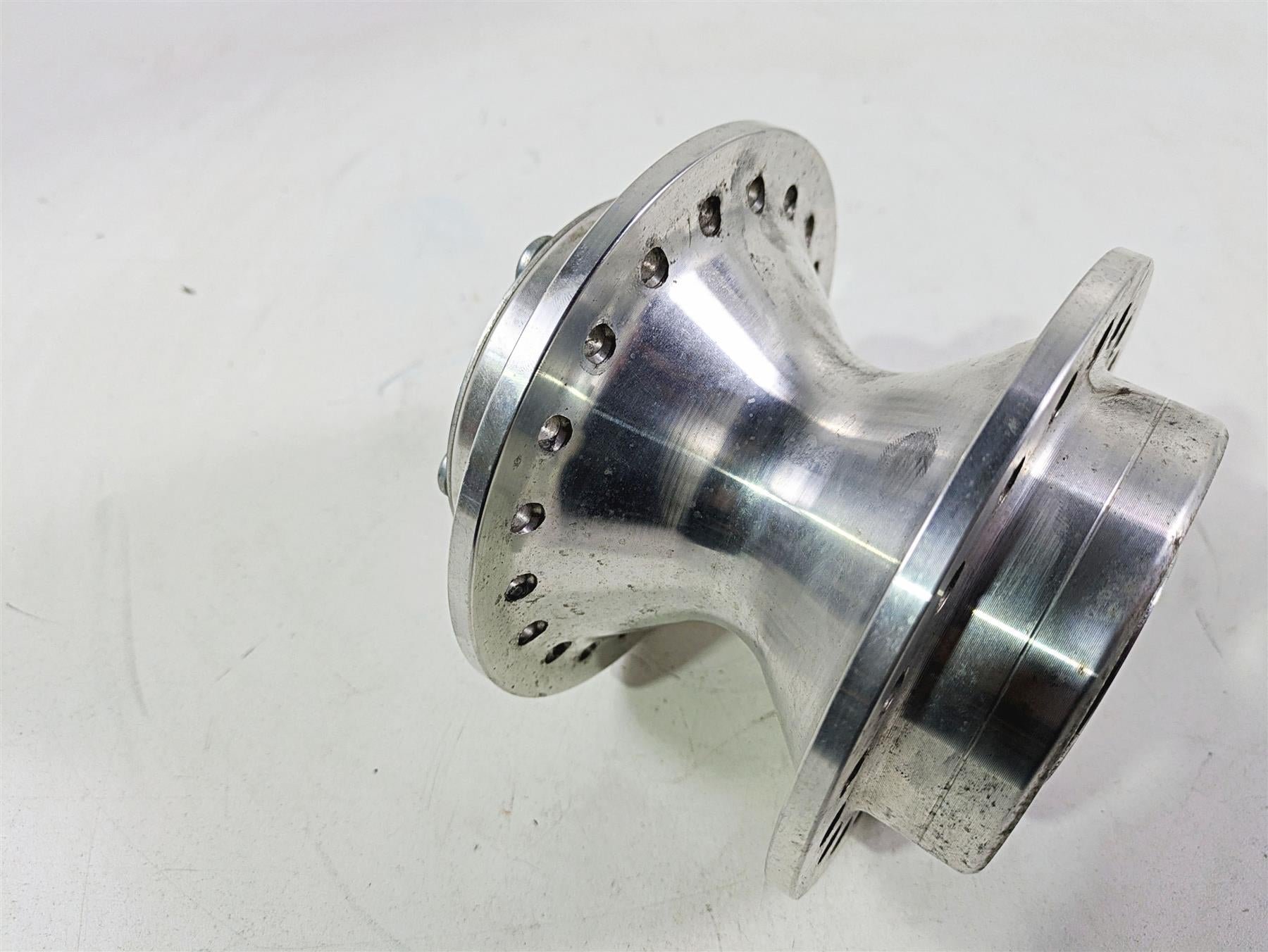 2021 Harley Softail FXST Standard Front Wheel Rim Hub 43300813 {{ shop.shopifyCountryName }} - Mototech271