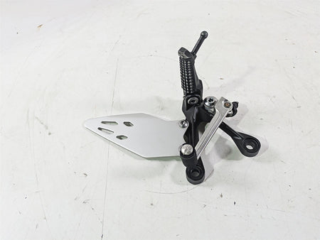 2020 Kawasaki ZX6R Ninja Left Footpeg Foot Peg Shifter Lever 35063-0160-18R {{ shop.shopifyCountryName }} - Mototech271