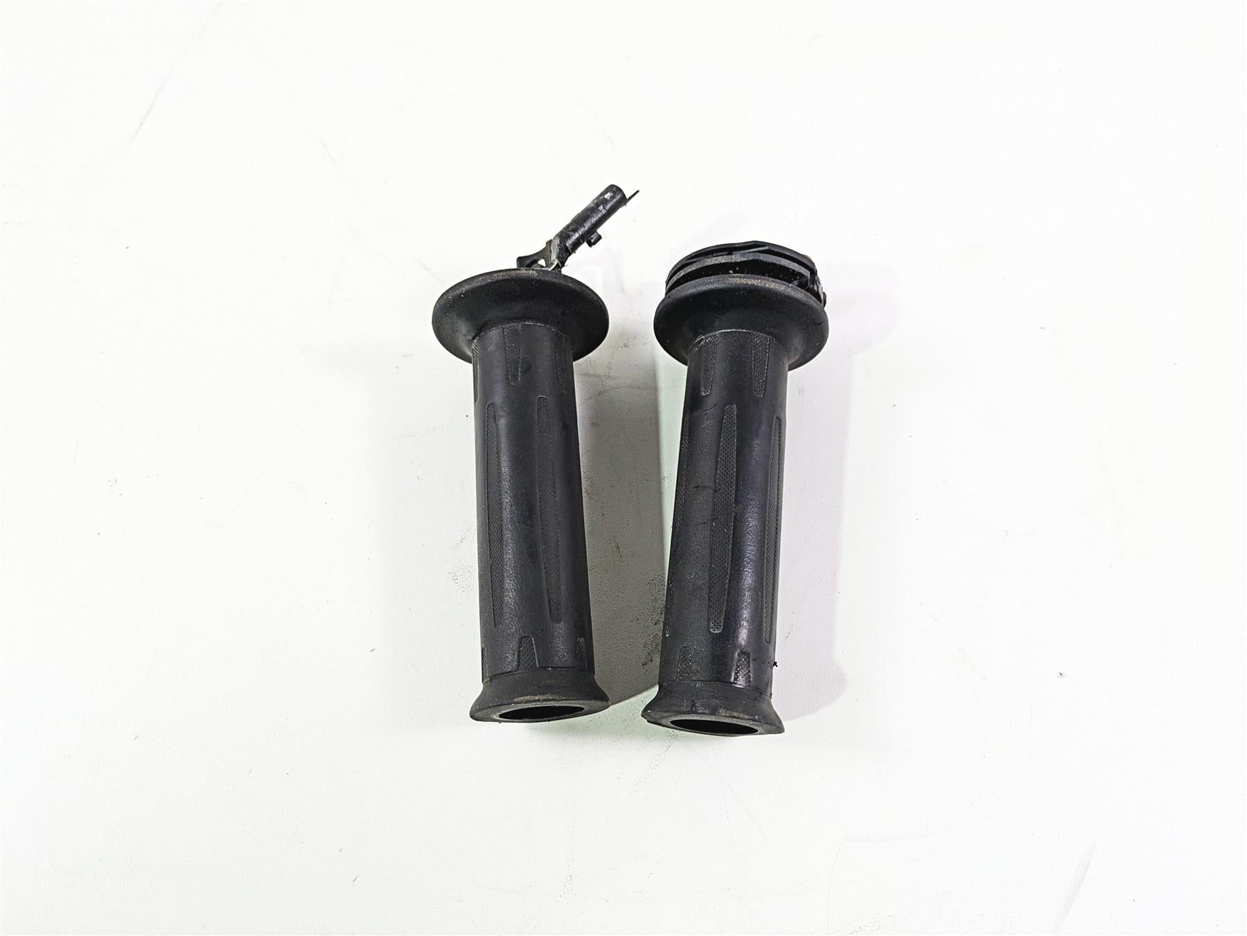 2014 BMW K1300S K40 Heated Hand Grip Handle Set 61317708227 61317708228 {{ shop.shopifyCountryName }} - Mototech271