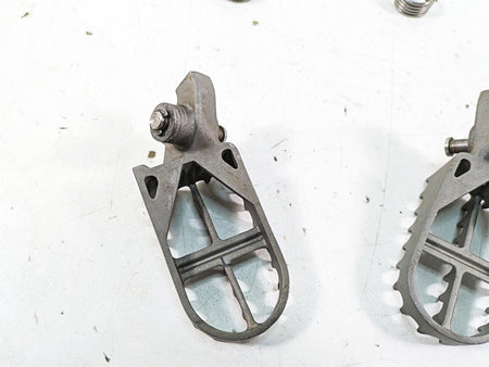 2007 BMW R1200GS K255 Adv Front Footpeg Foot Peg Rest Set 46717694557 {{ shop.shopifyCountryName }} - Mototech271