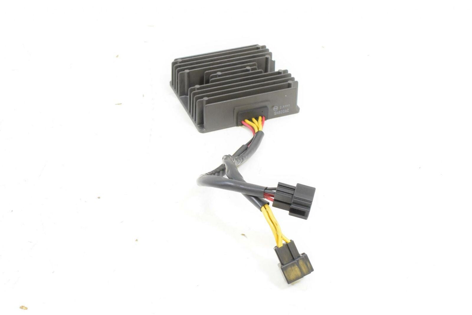 2009 Triumph Daytona 675 Rectifier Voltage Volts Regulator T1304040 {{ shop.shopifyCountryName }} - Mototech271