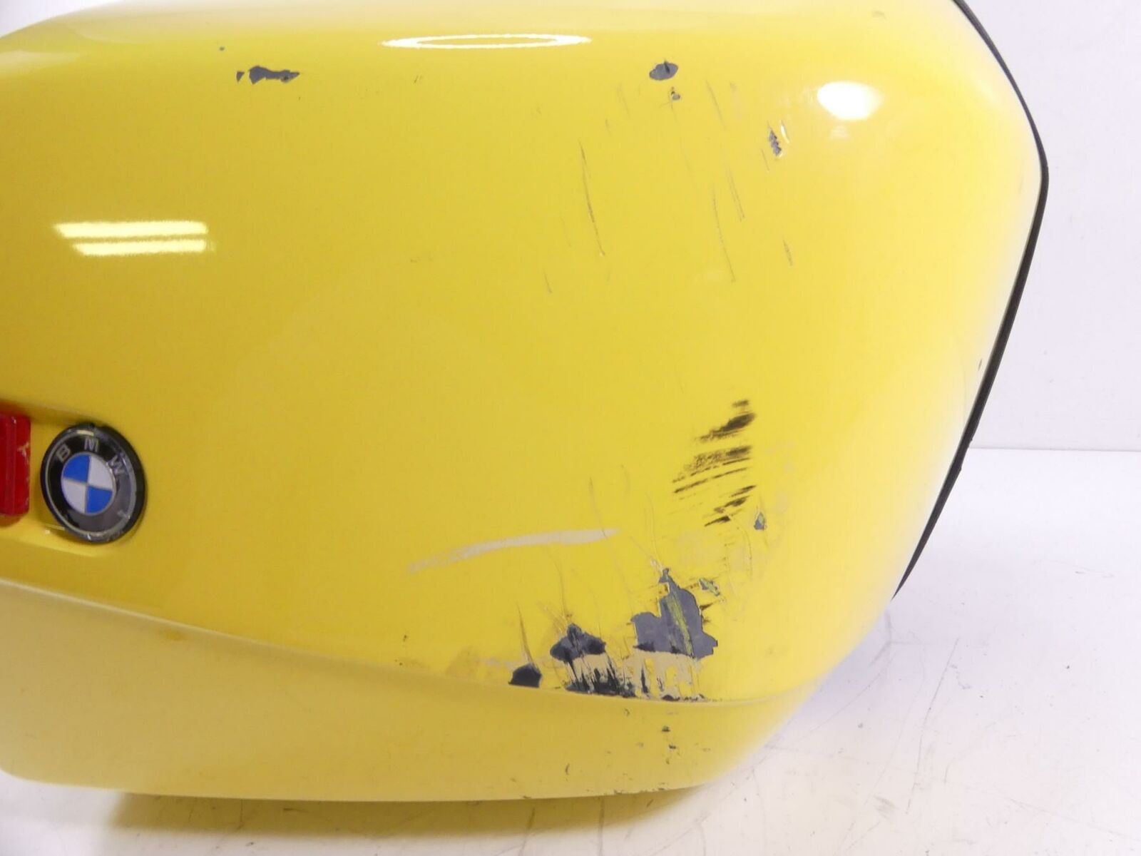 1995 BMW R1100RS 259S Right Yellow Saddle Bag Saddlebag 31L 46547660300 {{ shop.shopifyCountryName }} - Mototech271