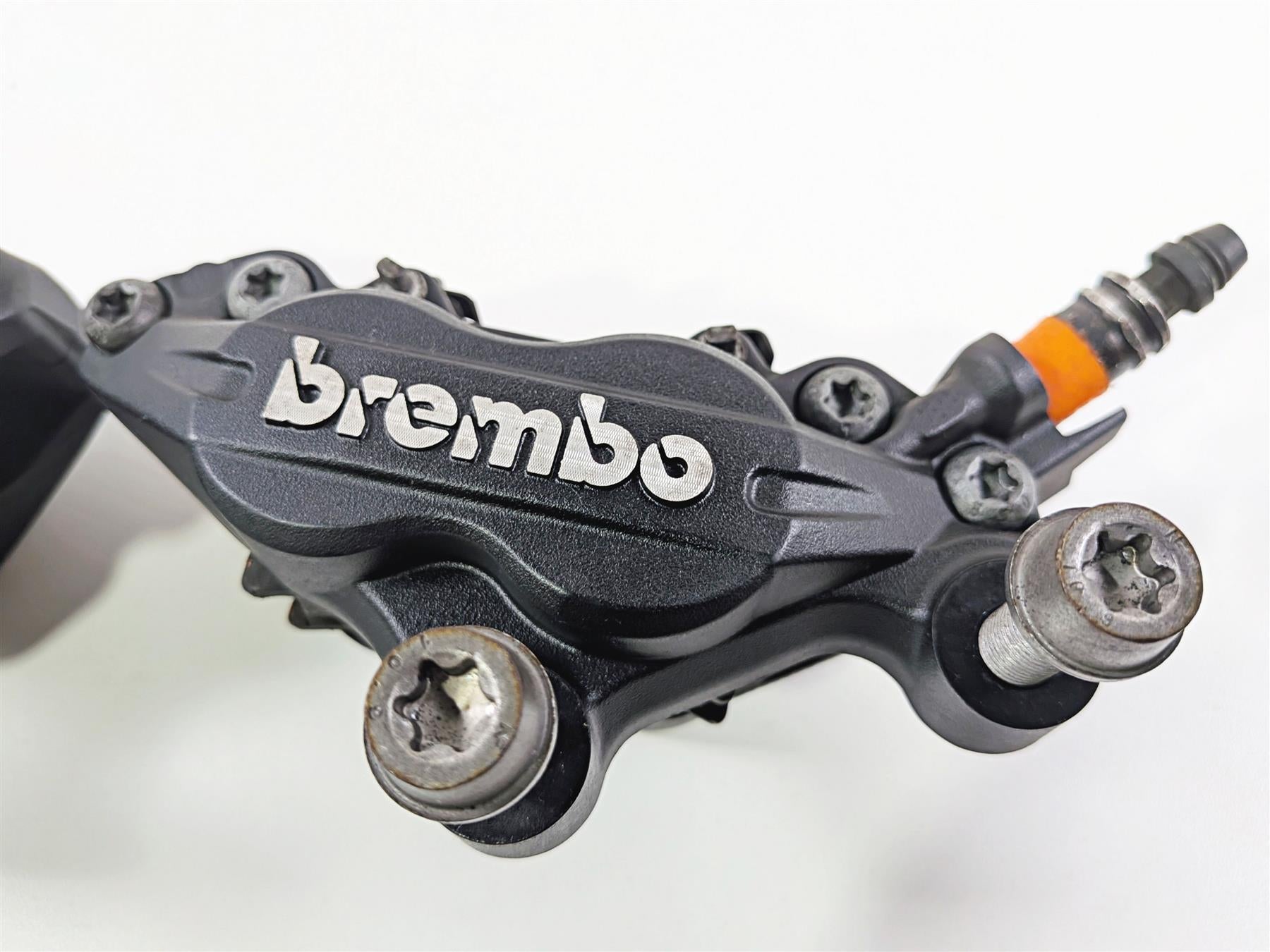 2023 BMW R nineT Scrambler K23 Front Brake Caliper Set 34117716717 34118563486 {{ shop.shopifyCountryName }} - Mototech271