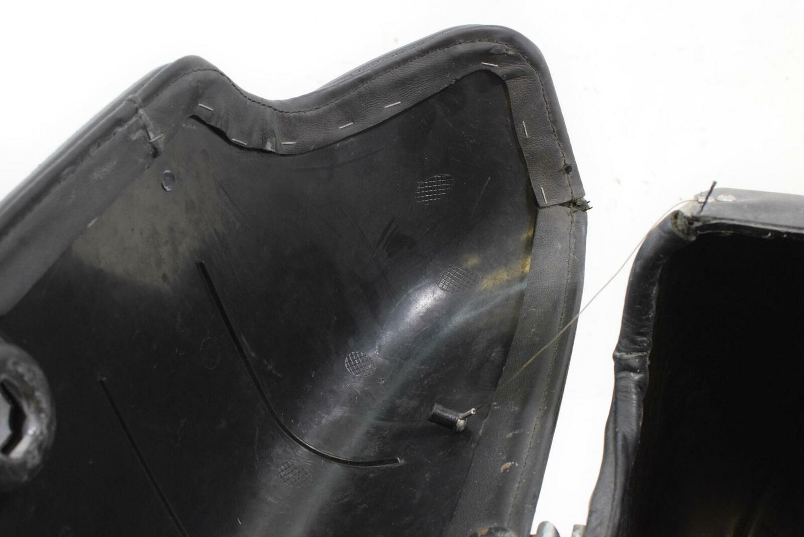 2012 Harley FXDF Dyna Fat Bob Right Saddlebag Saddle Bag {{ shop.shopifyCountryName }} - Mototech271
