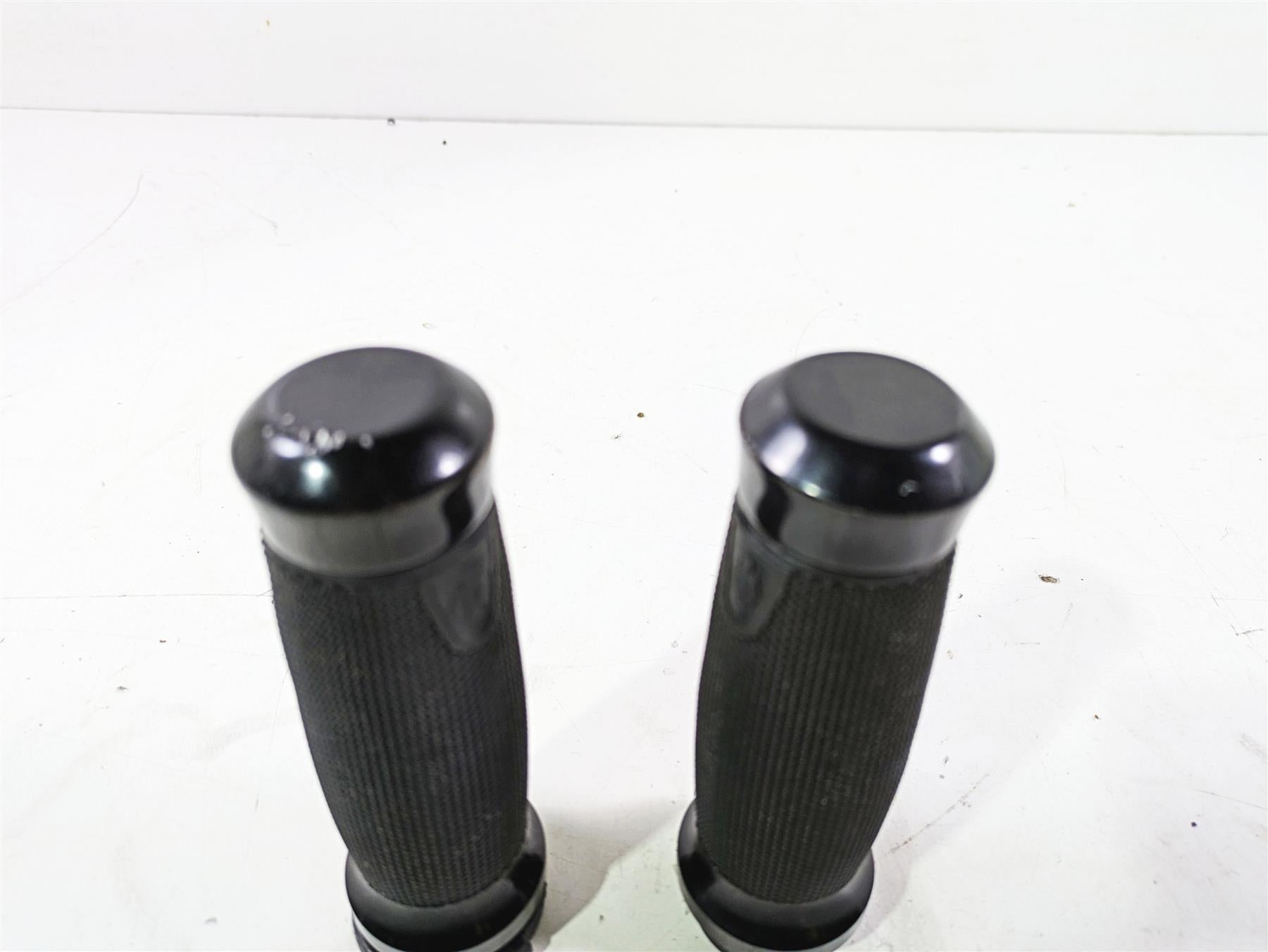 2016 Harley Touring FLTRX Road Glide Get-A-Grip Magnum Hand Grip Set 56100036 {{ shop.shopifyCountryName }} - Mototech271