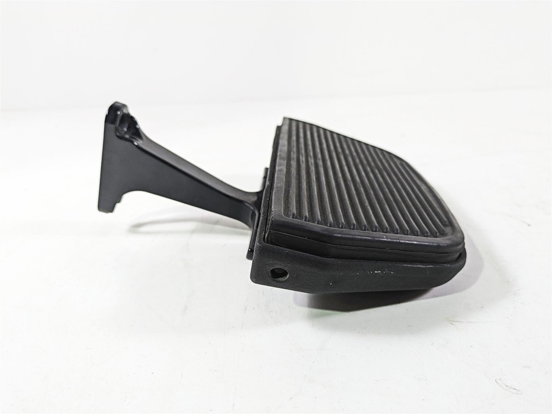 2020 Harley Touring FLHT Electra Glide Rear Left Passenger Floorboard 52719-10 {{ shop.shopifyCountryName }} - Mototech271