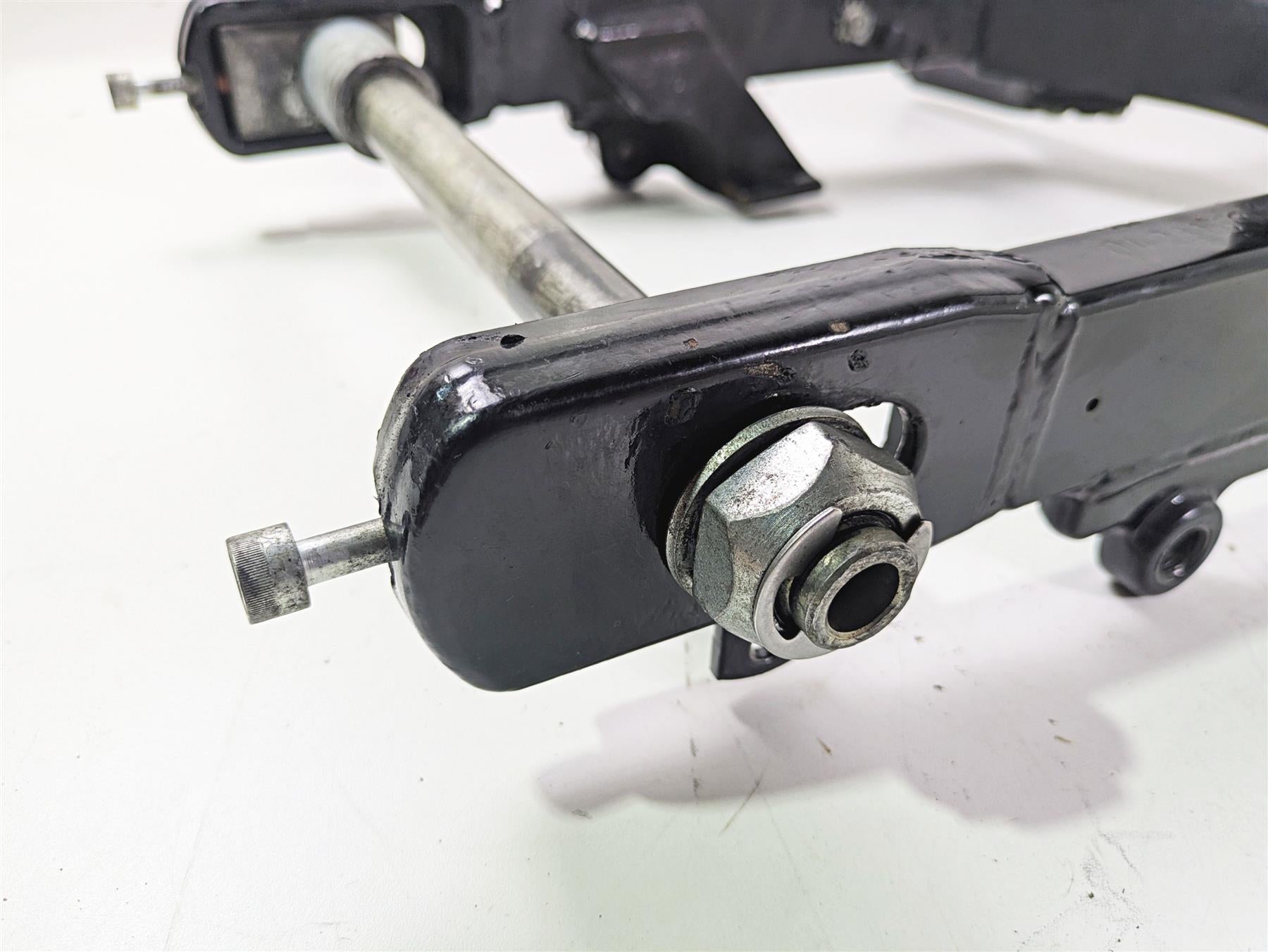 2016 Harley FXDWG Dyna Wide Glide Rear Swingarm & Rear Footpeg Mounts 47820-10 {{ shop.shopifyCountryName }} - Mototech271