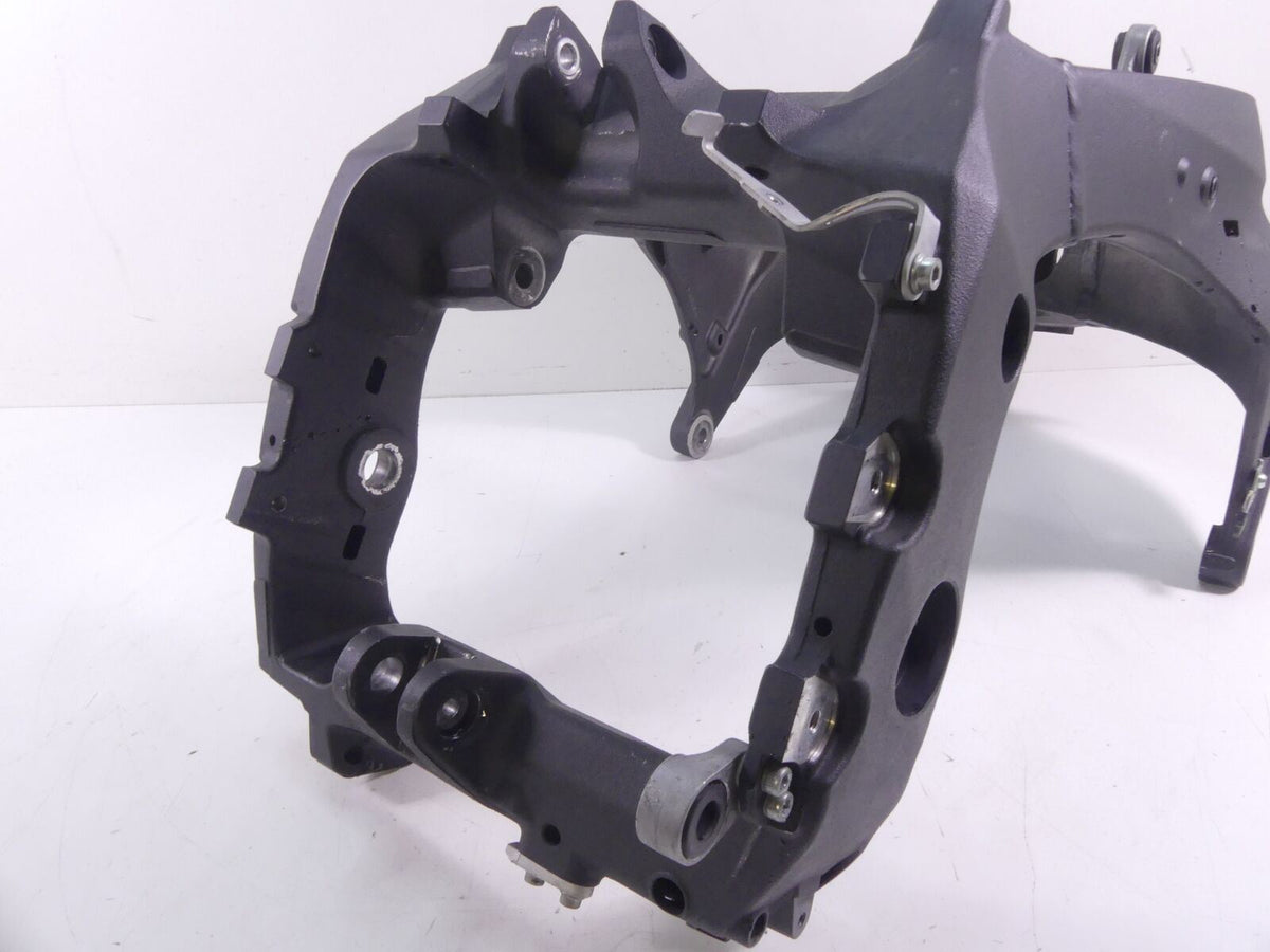 2015 Yamaha YZF-R1M Straight Main Frame Chassis - Salvage Title - 2CR-21110-00-00 {{ shop.shopifyCountryName }} - Mototech271