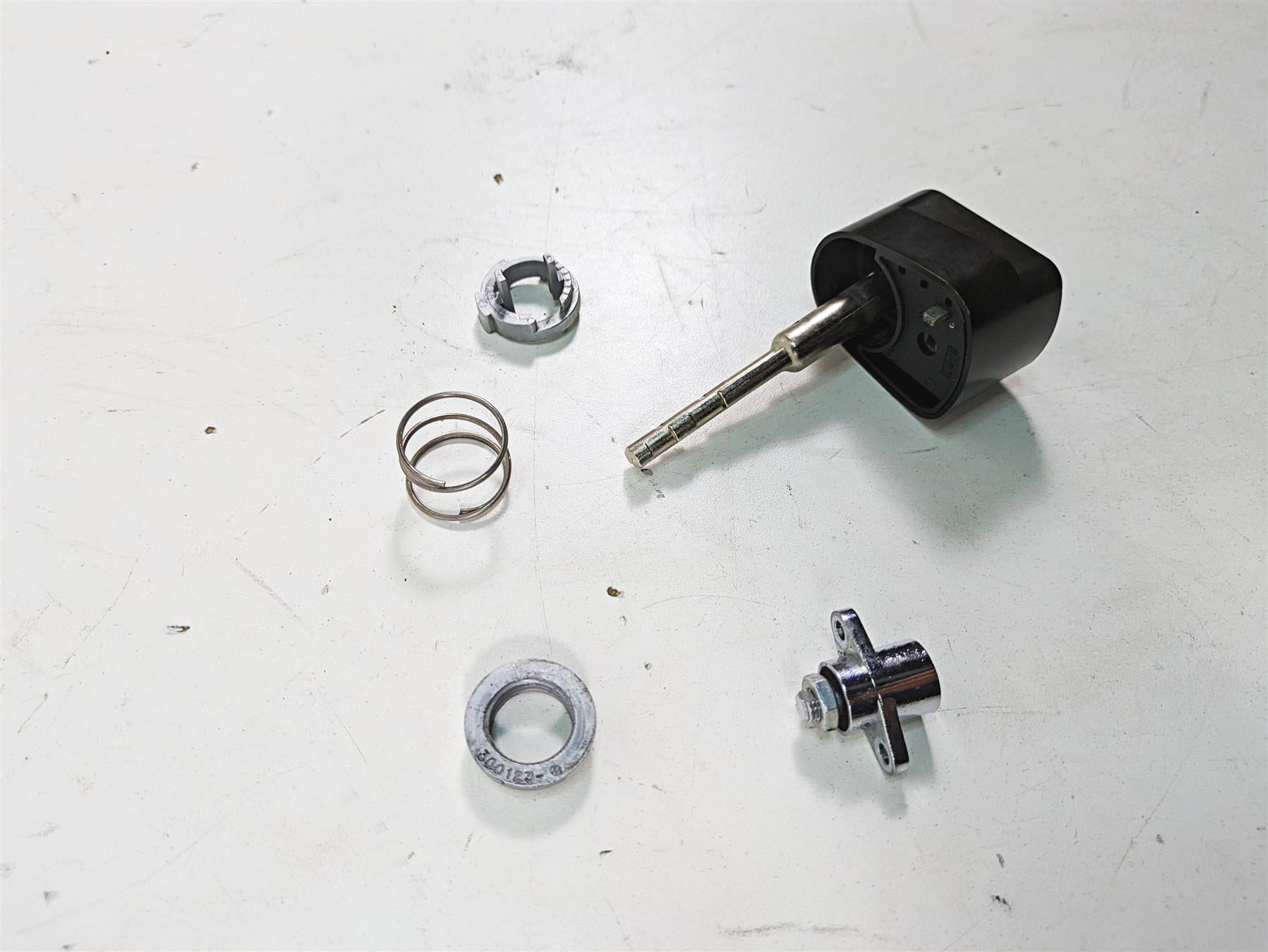 2019 Harley Touring FLHX Street Glide Ignition Switch Knob Lock Set 71400017B {{ shop.shopifyCountryName }} - Mototech271