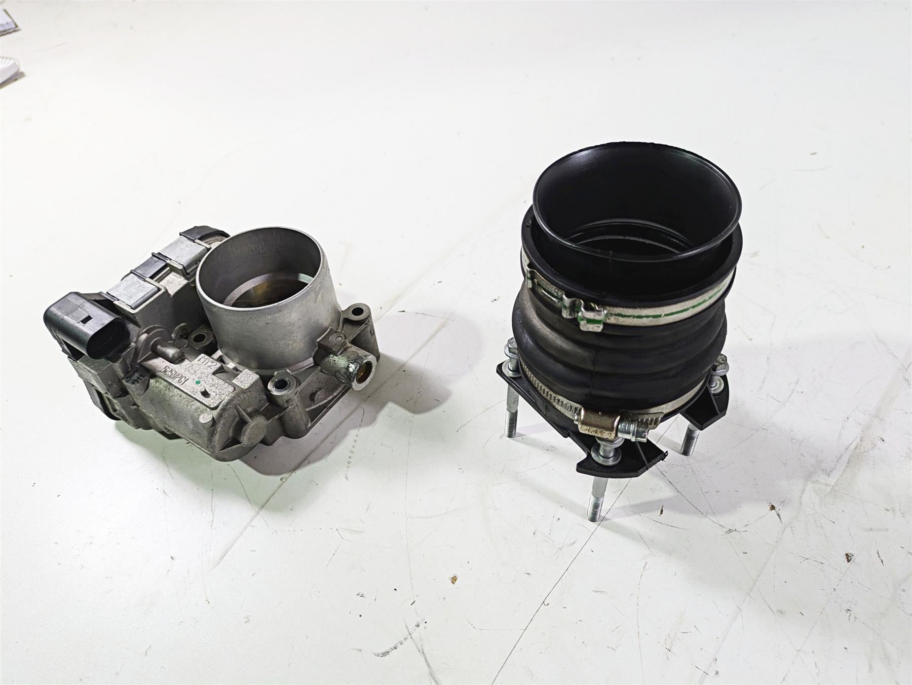 2014 Moto Guzzi California 1400 Touring Throttle Body Fuel Injection 872230 {{ shop.shopifyCountryName }} - Mototech271