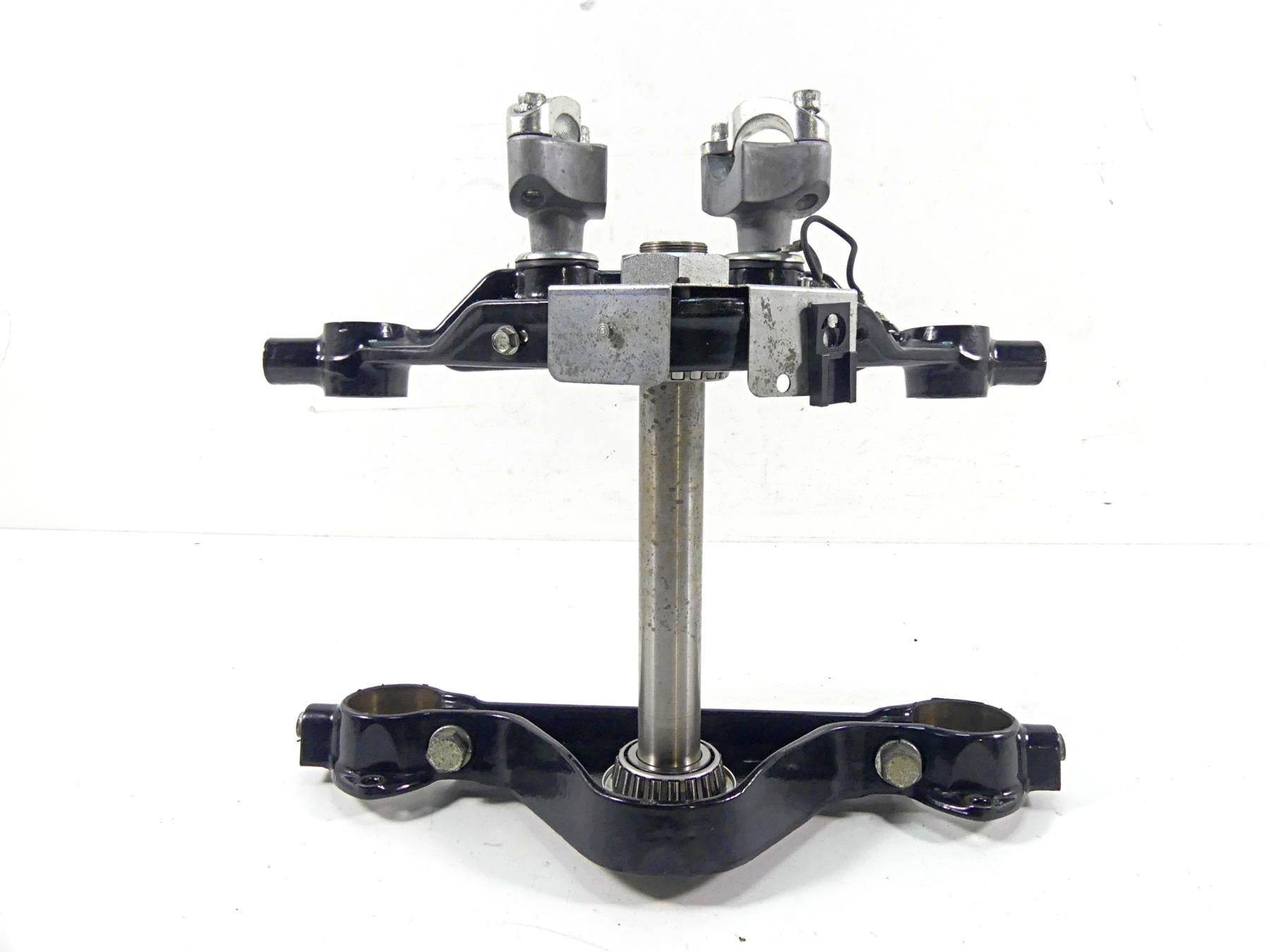 2004 Harley Touring FLHTCUI Electra Glide Upper Lower Triple Tree Set 45446-87A {{ shop.shopifyCountryName }} - Mototech271