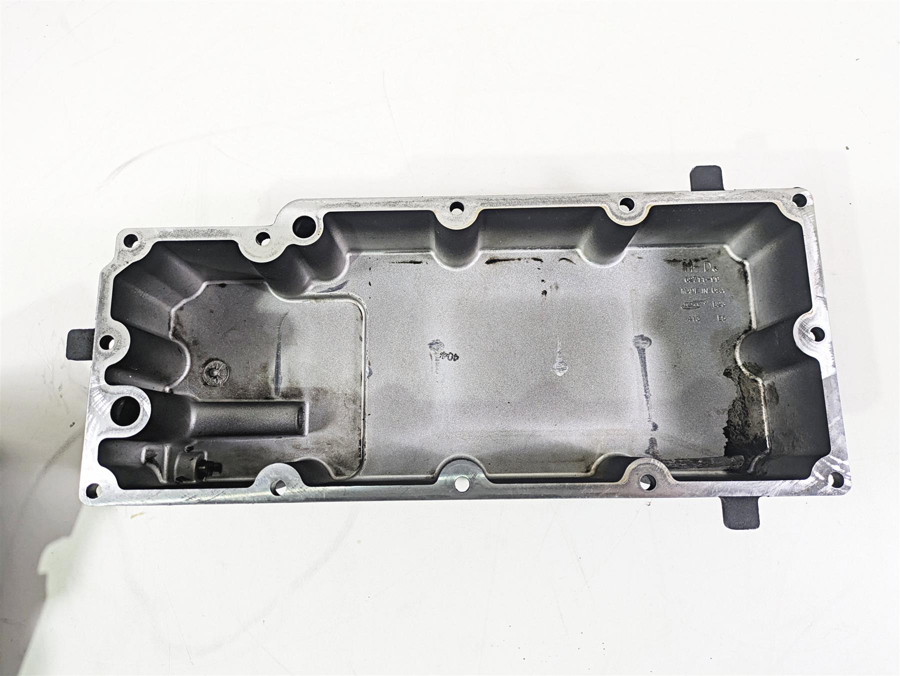 2005 Harley Touring FLHRI Road King Transmission Bottom Cover Oil Pan 62711-99 {{ shop.shopifyCountryName }} - Mototech271
