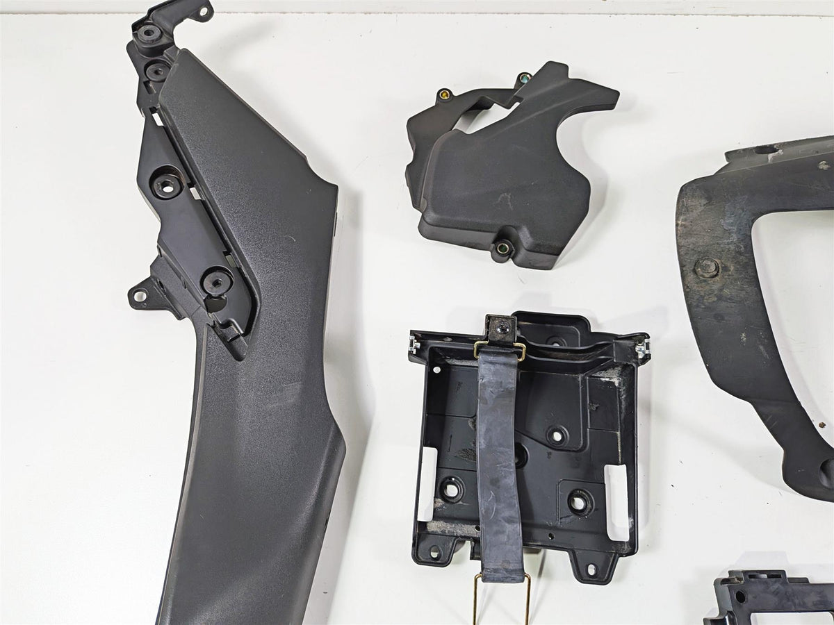 2025 CFMoto 450 SS Black Fairing Infill Cover Set 6AQV-040902-1003 {{ shop.shopifyCountryName }} - Mototech271