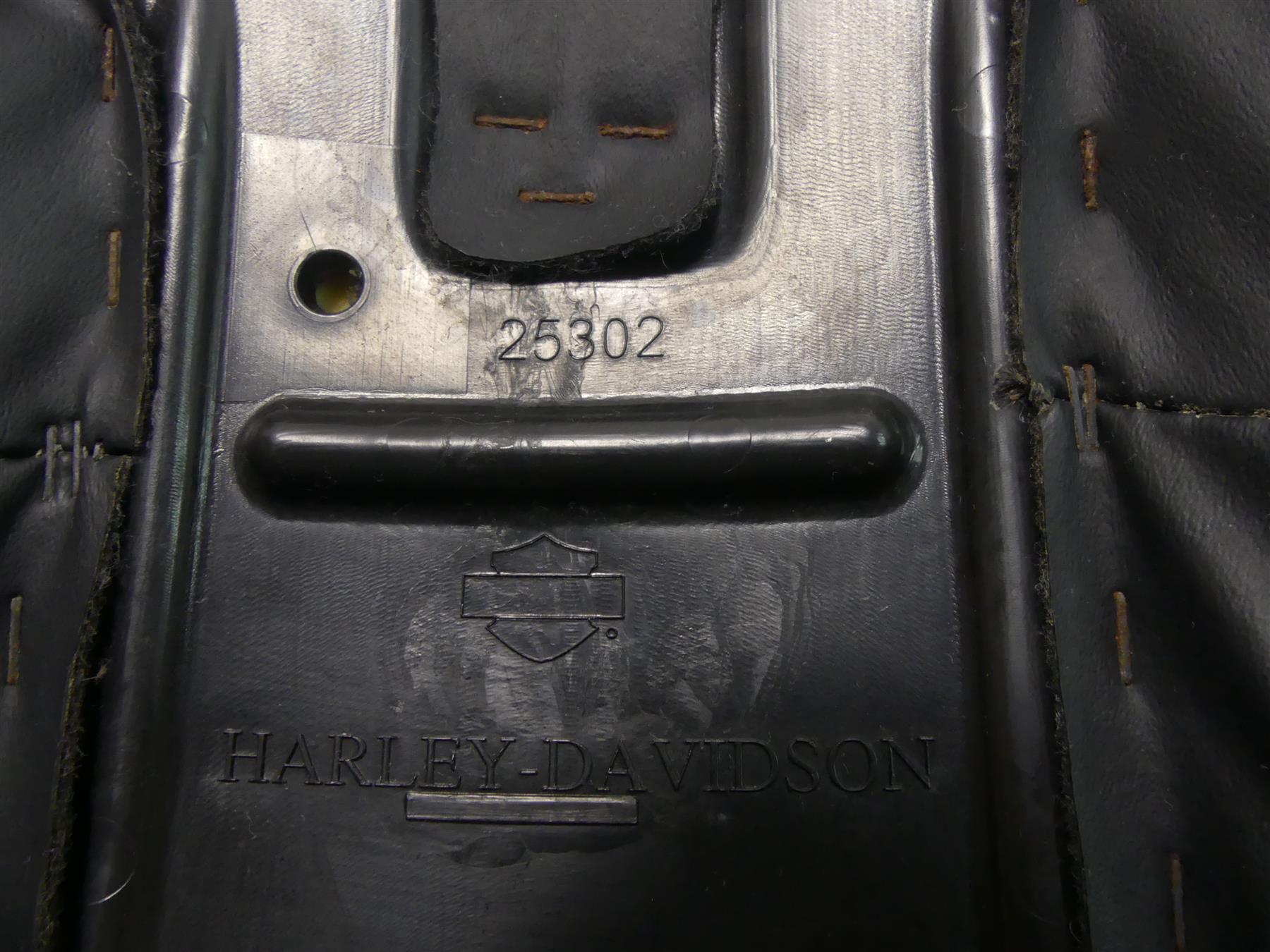 2017 Harley FXSE CVO Pro Street Breakout Rear Passenger Seat Saddle 52400137 {{ shop.shopifyCountryName }} - Mototech271