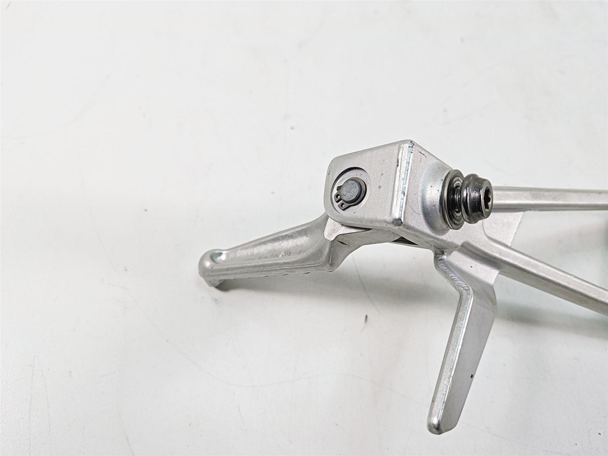 2021 Aprilia RS660 Rear Passenger Footpeg Set - Rash 2B005206 2B005205 {{ shop.shopifyCountryName }} - Mototech271