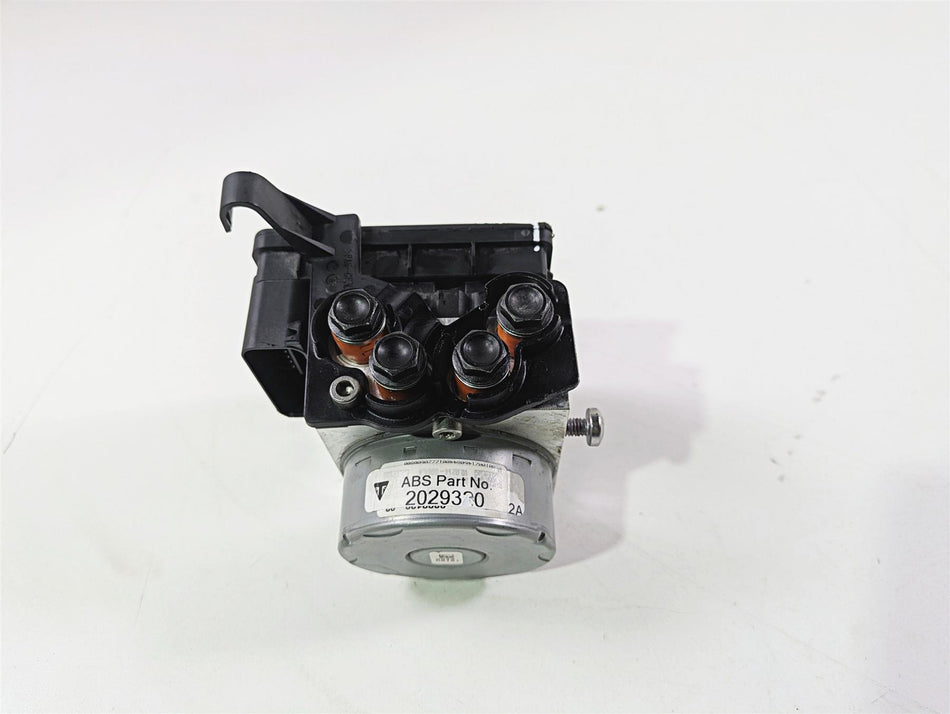 2024 Triumph Street Triple 765 R Abs Brake Pump Unit Module - Read T2029325 {{ shop.shopifyCountryName }} - Mototech271