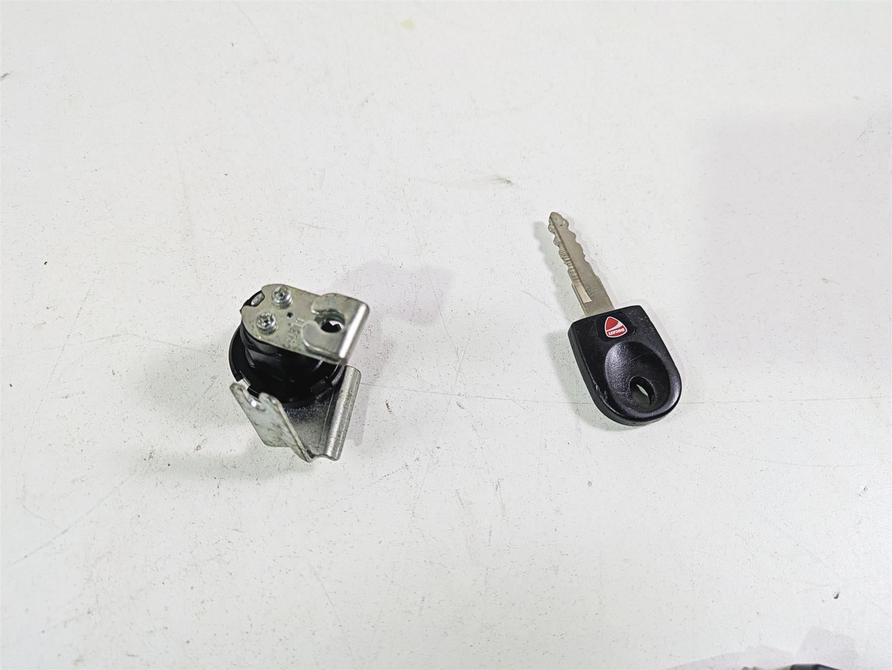 2013 Ducati Hypermotard 821 SP Fork Lock Key Fuel Tank Cap Set 89520182A {{ shop.shopifyCountryName }} - Mototech271