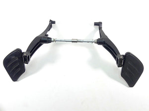 2011 Victory Cross Country Rear Passenger Footpeg Set - Read 5136384 5136382