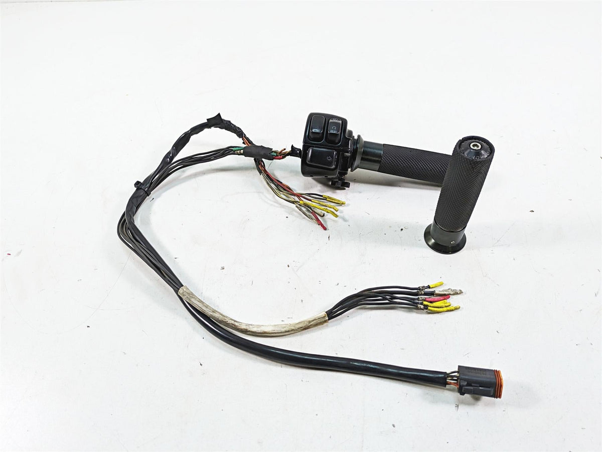 2005 Harley Dyna FXDL Low Rider Right Hand Control Switch - Read 71684-06A {{ shop.shopifyCountryName }} - Mototech271