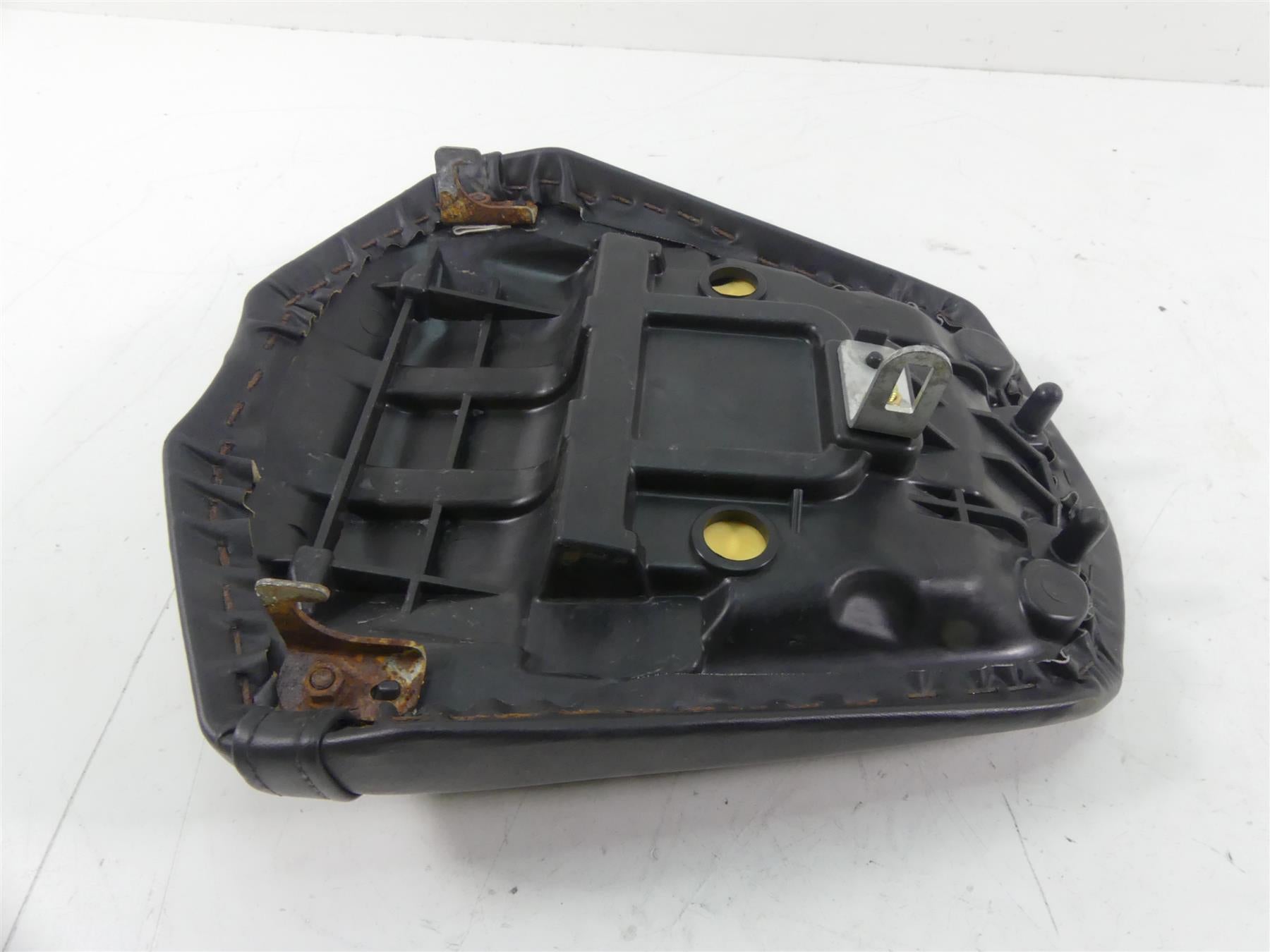 2007 Yamaha FZ1 Fazer Rear Passenger Saddle Seat -No Cuts 3C3-24750-03-00 {{ shop.shopifyCountryName }} - Mototech271