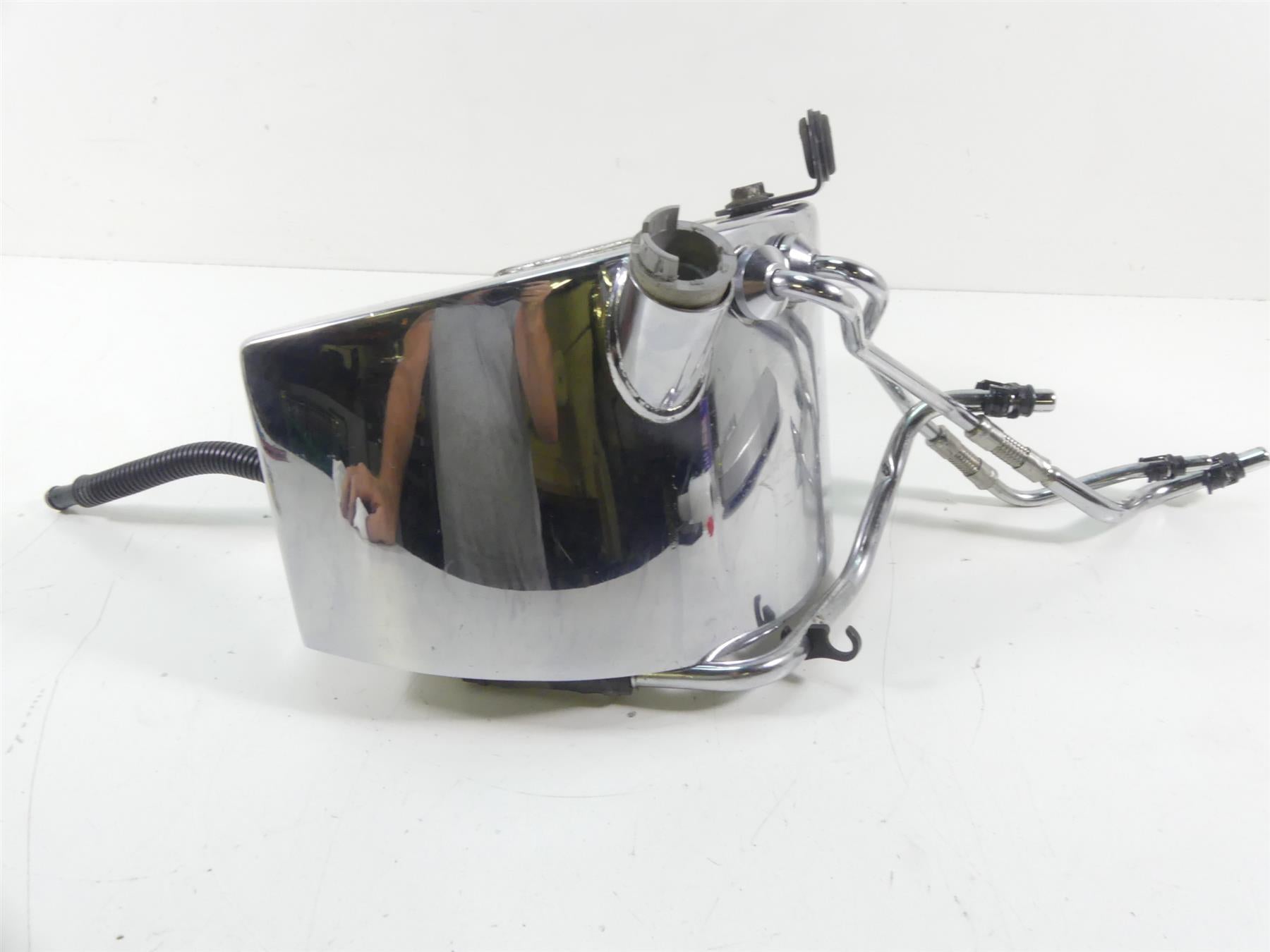 2004 Harley Softail FLSTFI Fat Boy Chrome Oil Tank Reservoir + Hoses 62498-00A
