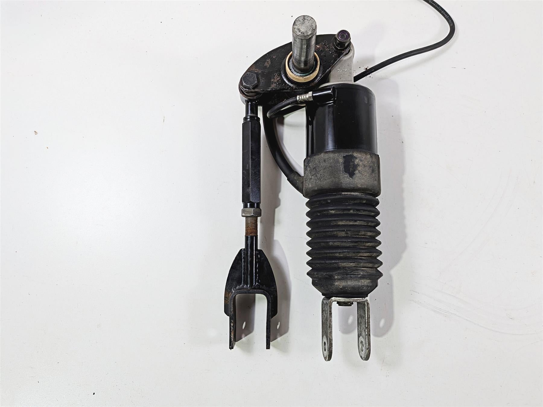 2016 Victory Cross Country Rear Shock Damper & Link Rod Set 1542905 {{ shop.shopifyCountryName }} - Mototech271