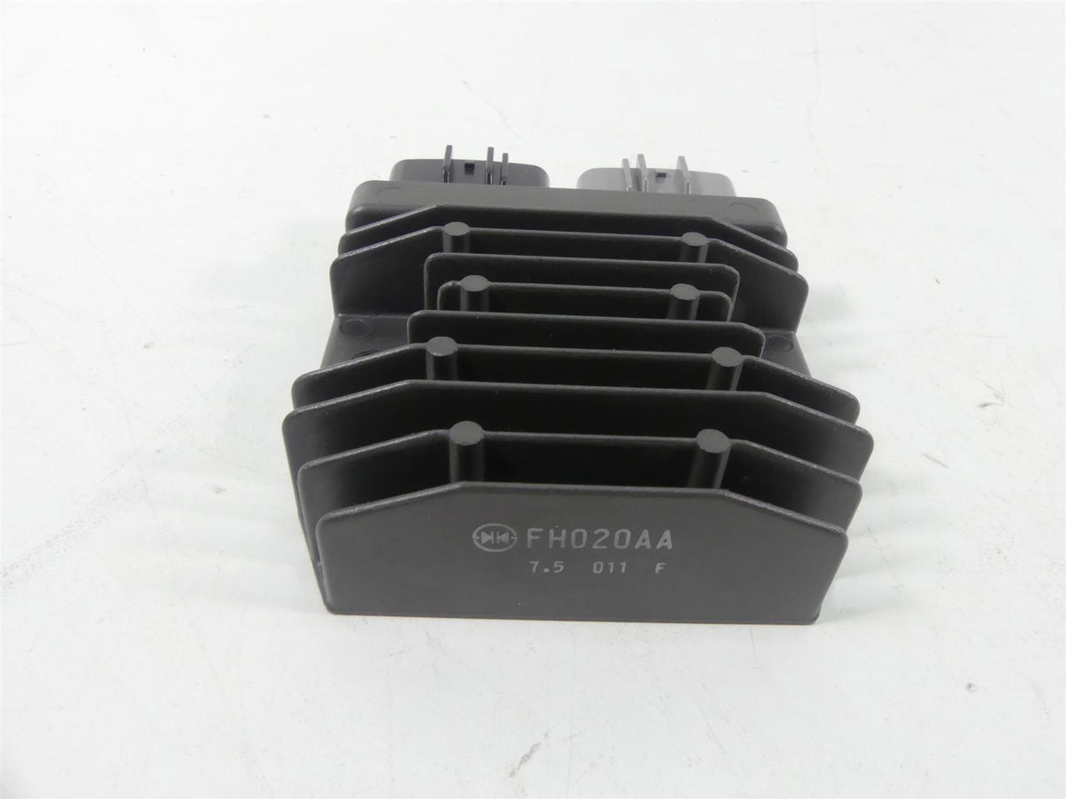 2018 Triumph Street Triple 765RS Rectifier Voltage Regulator T1300675 FH020AA {{ shop.shopifyCountryName }} - Mototech271