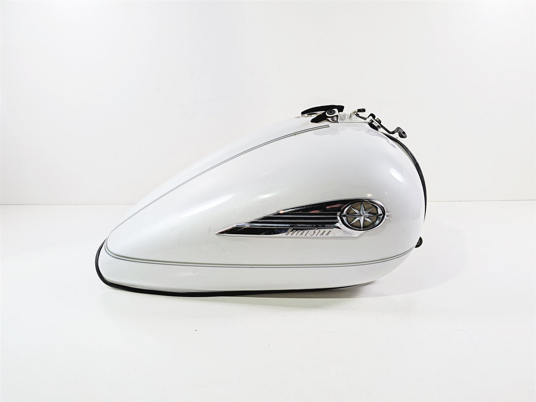 2006 Yamaha XVZ1300 Royal Star Fuel Gas Petrol Tank White 1D6-Y2410-10-05 {{ shop.shopifyCountryName }} - Mototech271