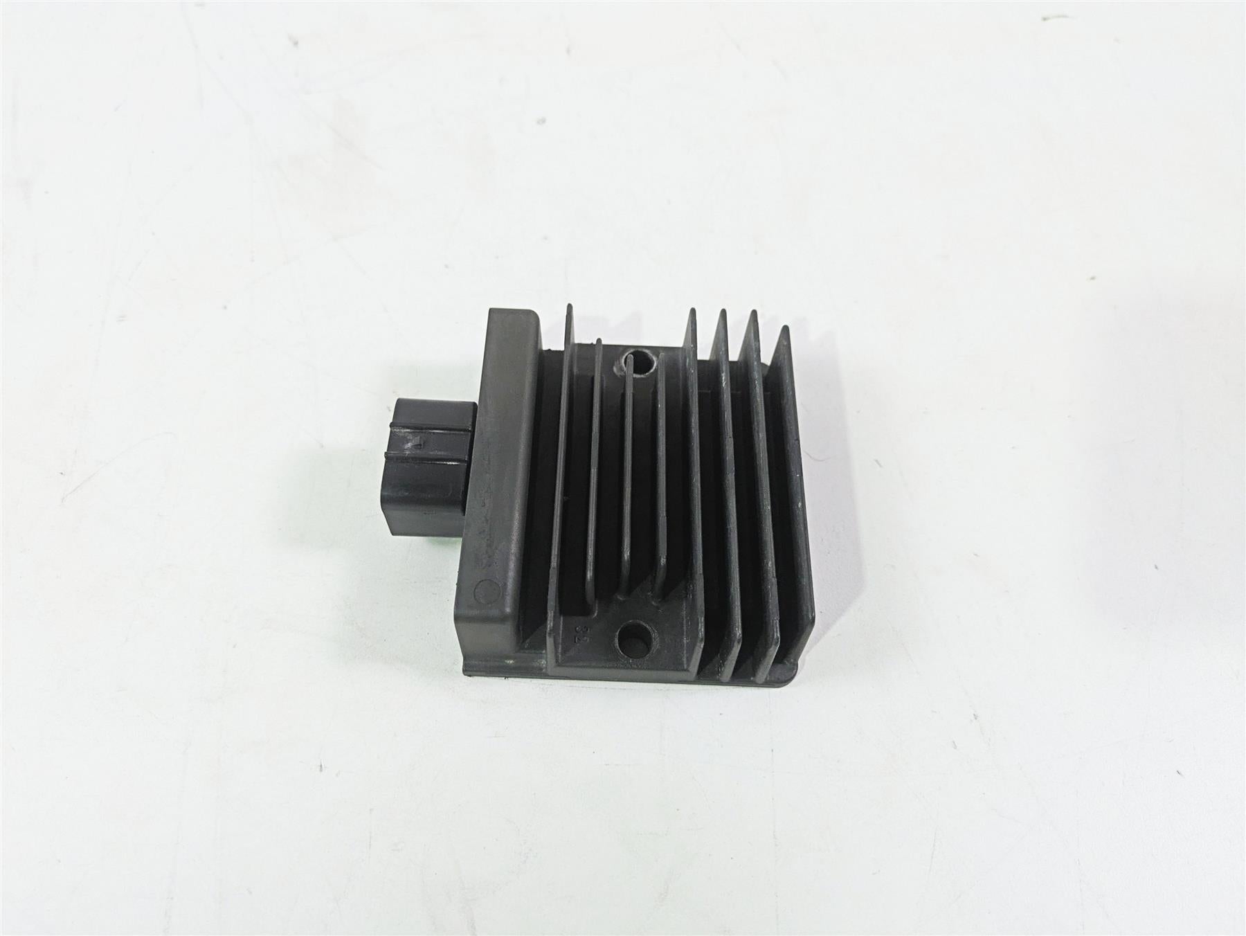 2020 Kawasaki ZX6R ZX636 Ninja Rectifier Voltage Regulator 21066-0756 SH868AA {{ shop.shopifyCountryName }} - Mototech271