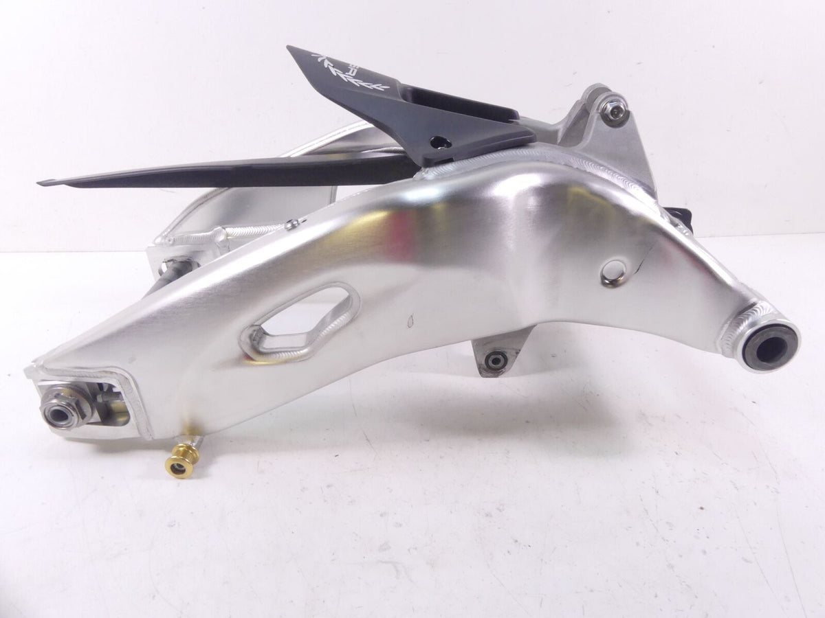 2014 Honda CBR1000 SP Fireblade Rear Swingarm Swing Arm & Axle 52200-MFL-G21 {{ shop.shopifyCountryName }} - Mototech271