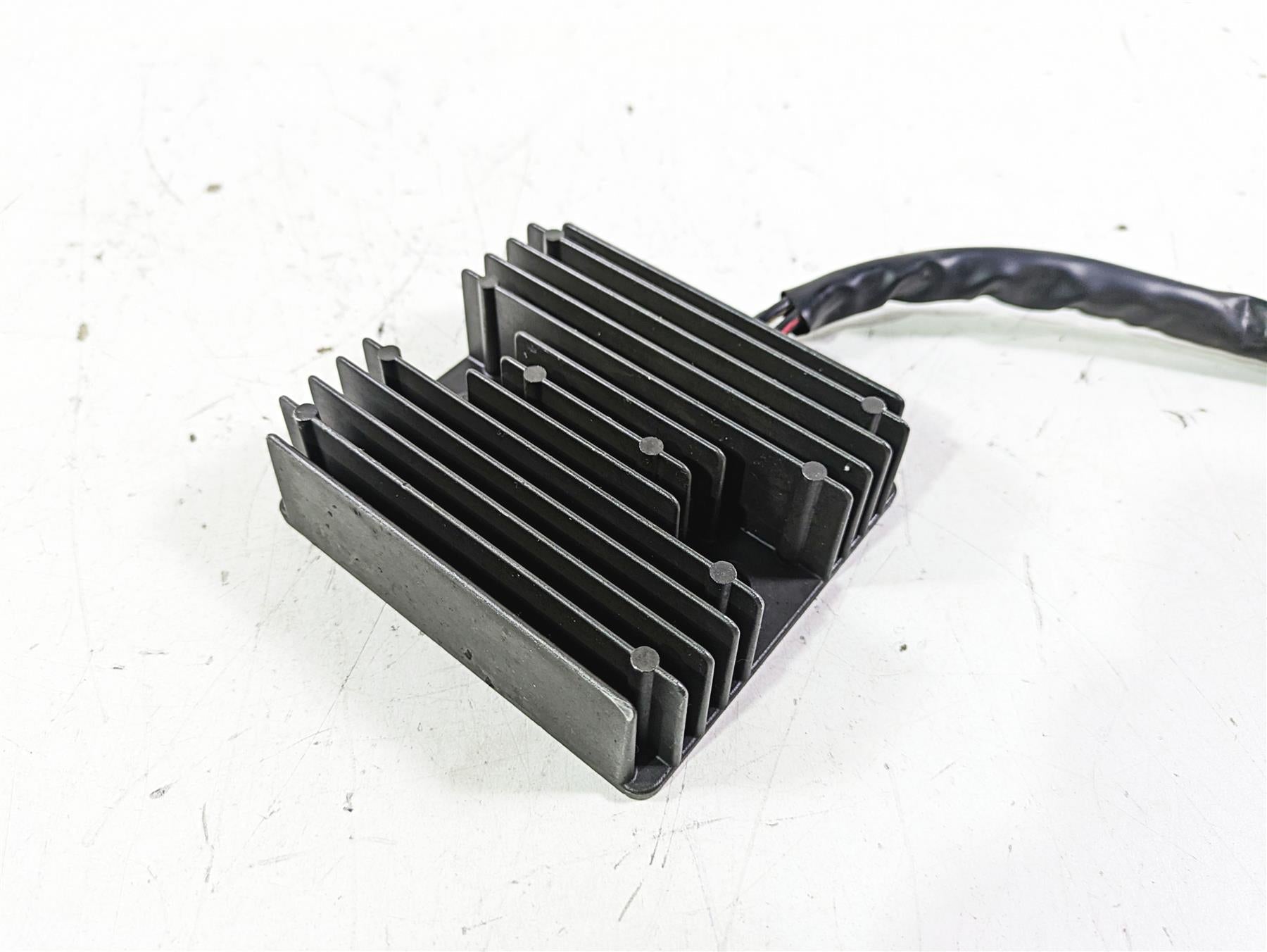2018 Suzuki GSX1300 R Hayabusa Rectifier Voltage Regulator SH820AE 32800-10G40 {{ shop.shopifyCountryName }} - Mototech271