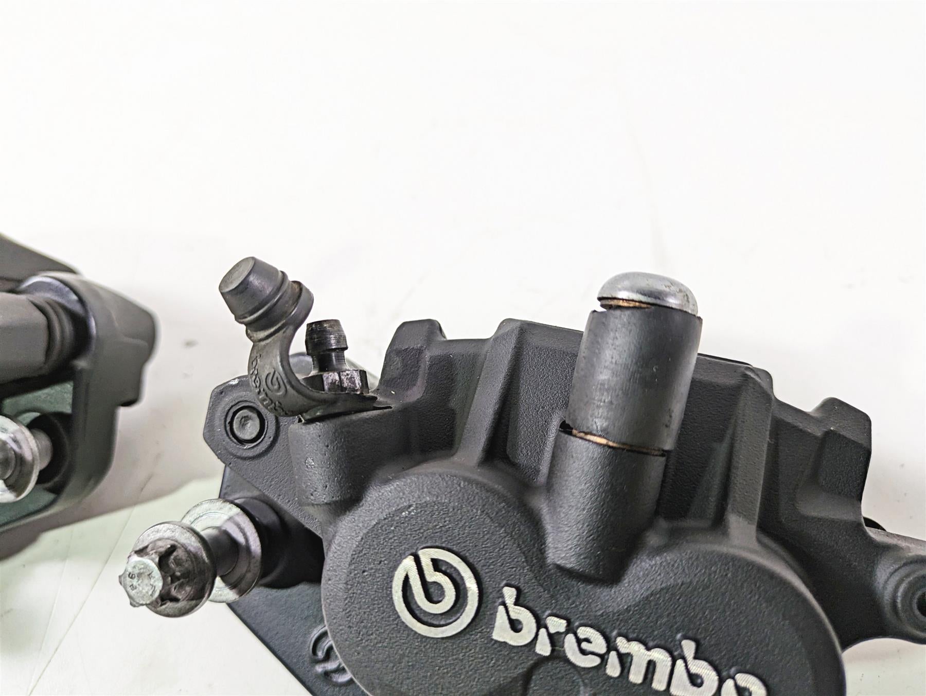 2017 BMW F800GS Adv K75 Brembo Front Brake Caliper Set 34117716715 34117716716 {{ shop.shopifyCountryName }} - Mototech271