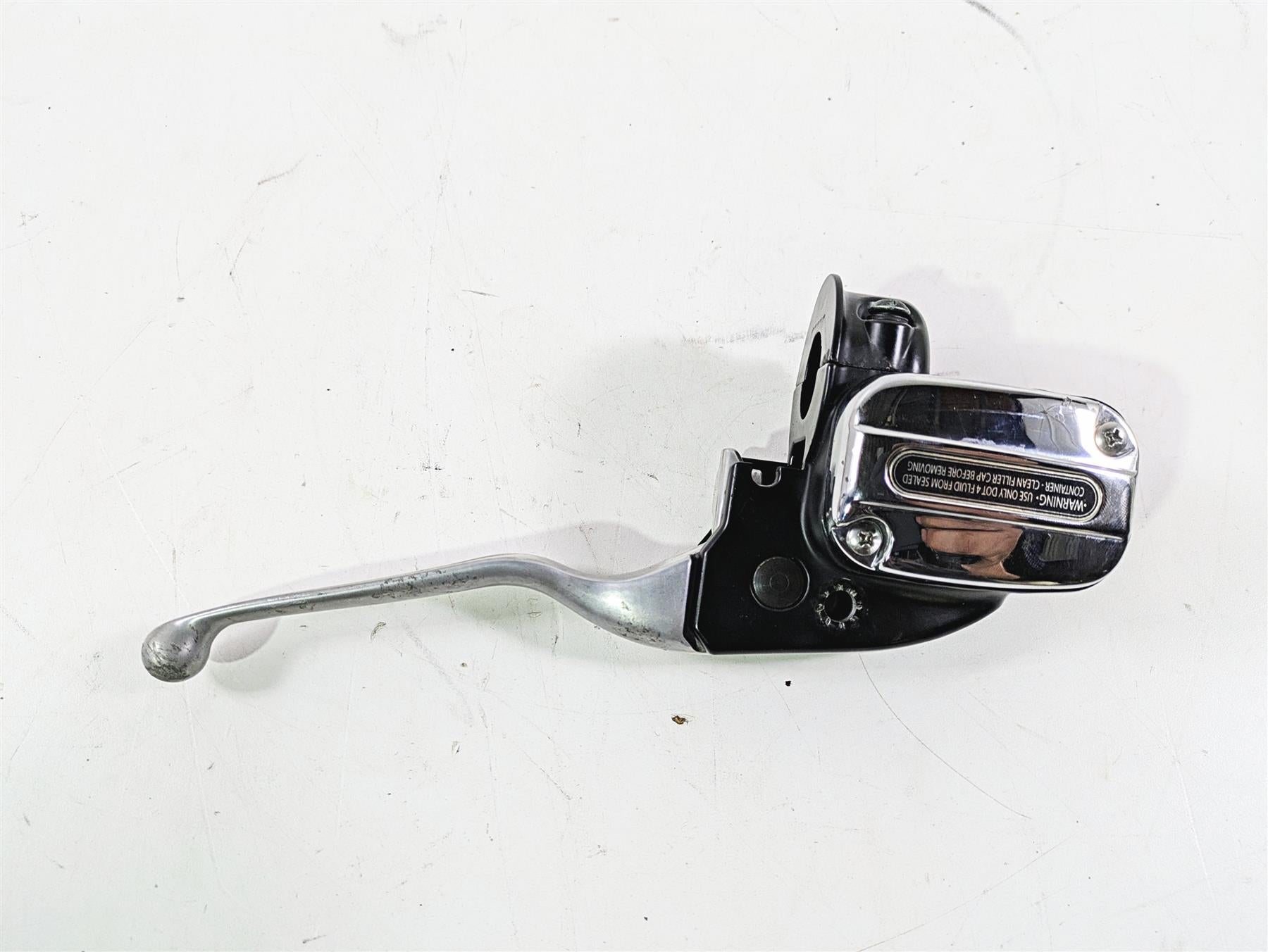 2006 Harley VRSCR Street V-Rod Front Brake Master Cylinder 11/16 44551-06C {{ shop.shopifyCountryName }} - Mototech271