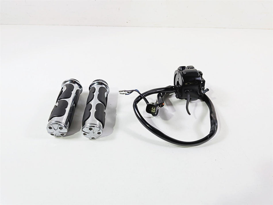 2009 Harley FXCWC Softail Rocker Right Hand Control Switch + Grips 71684-06A {{ shop.shopifyCountryName }} - Mototech271