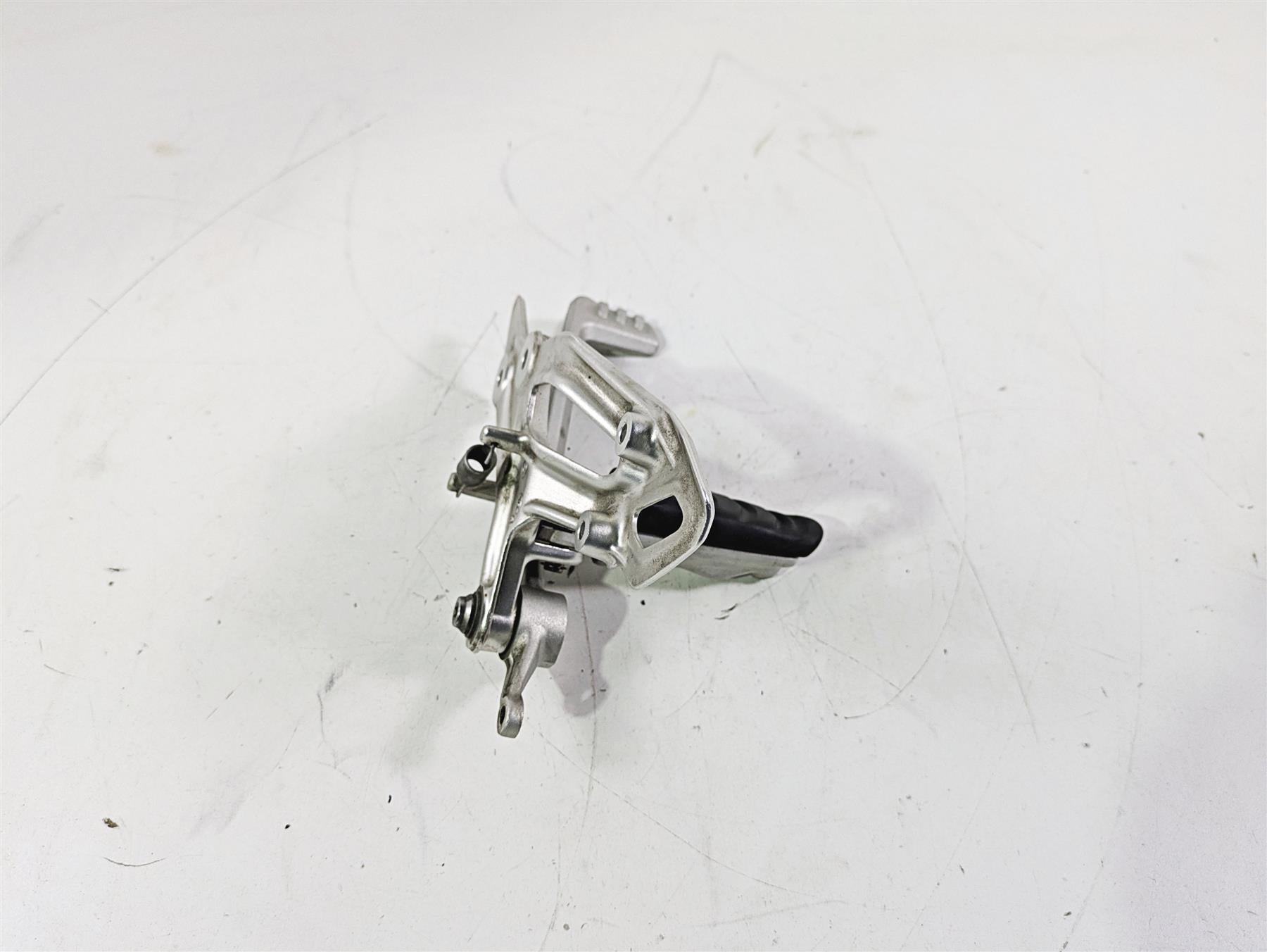 2016 BMW R1200RS K54 Right Rider Footpeg & Brake Pedal 46718540797 {{ shop.shopifyCountryName }} - Mototech271