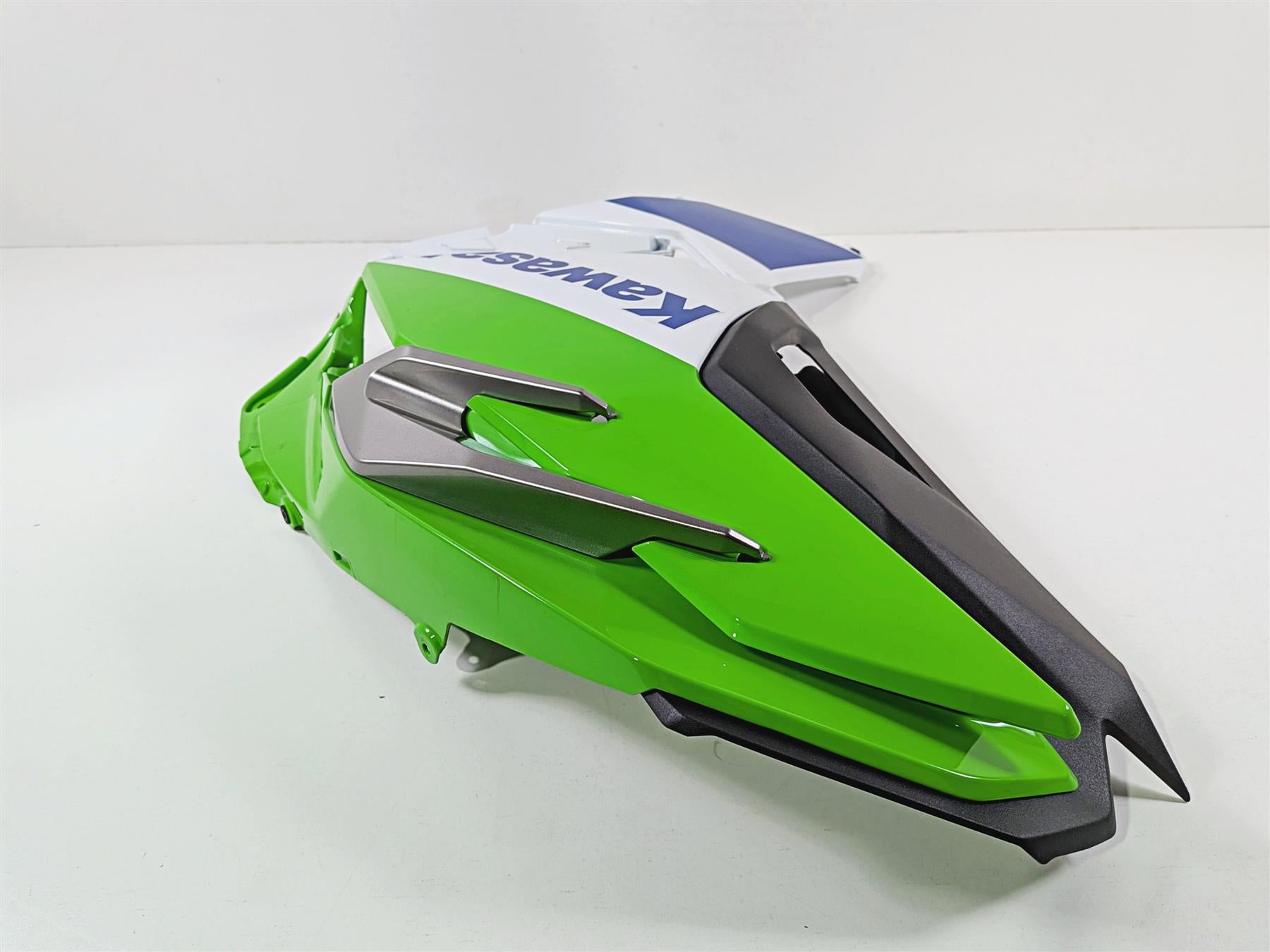 2024 Kawasaki EX500 Ninja 40th An. Left Side Main Cover Fairing 55061-5200 {{ shop.shopifyCountryName }} - Mototech271
