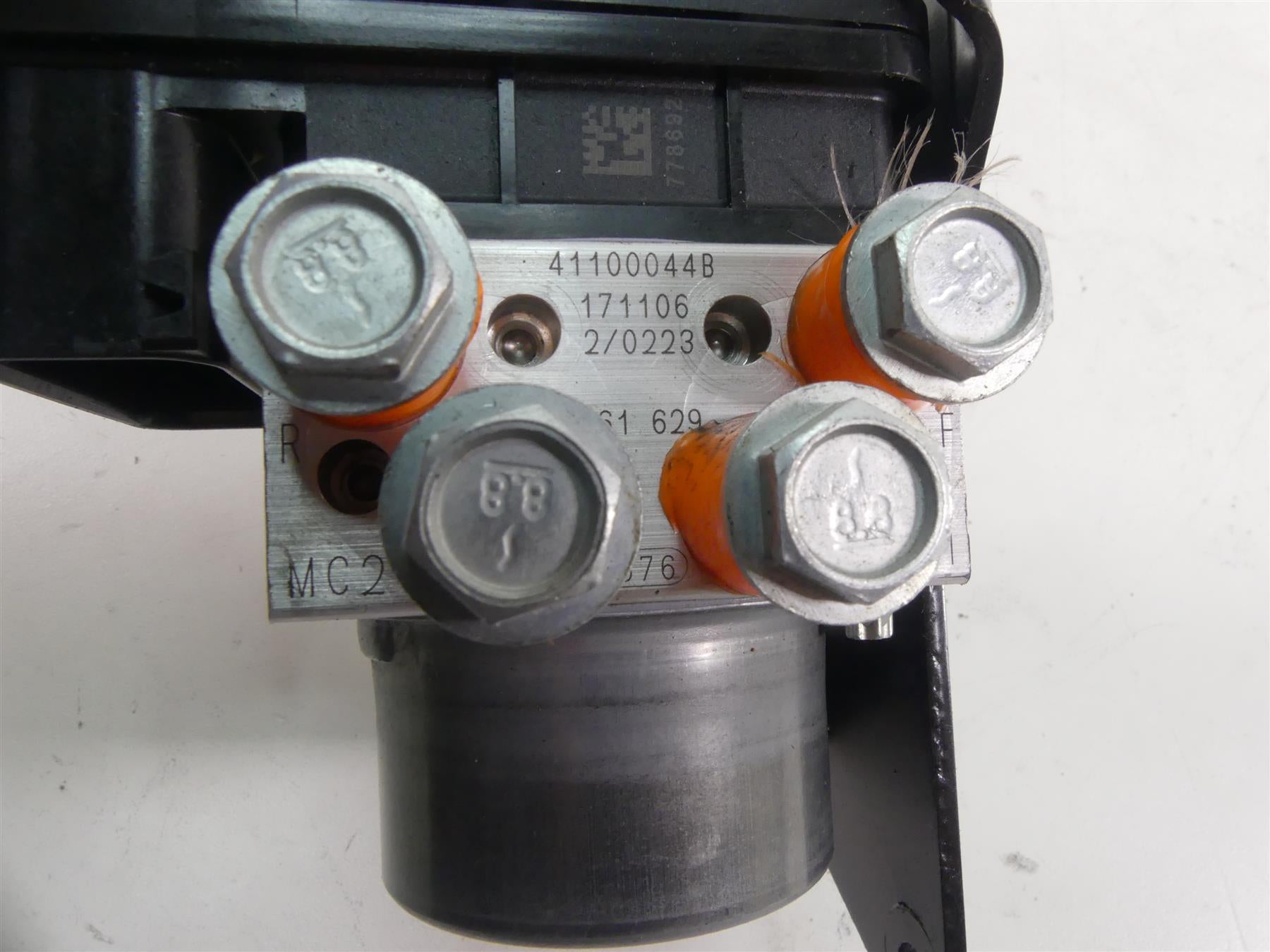 2018 Harley FLHC Softail Heritage Abs Brake Pump Pressure Module Unit 41100044B {{ shop.shopifyCountryName }} - Mototech271