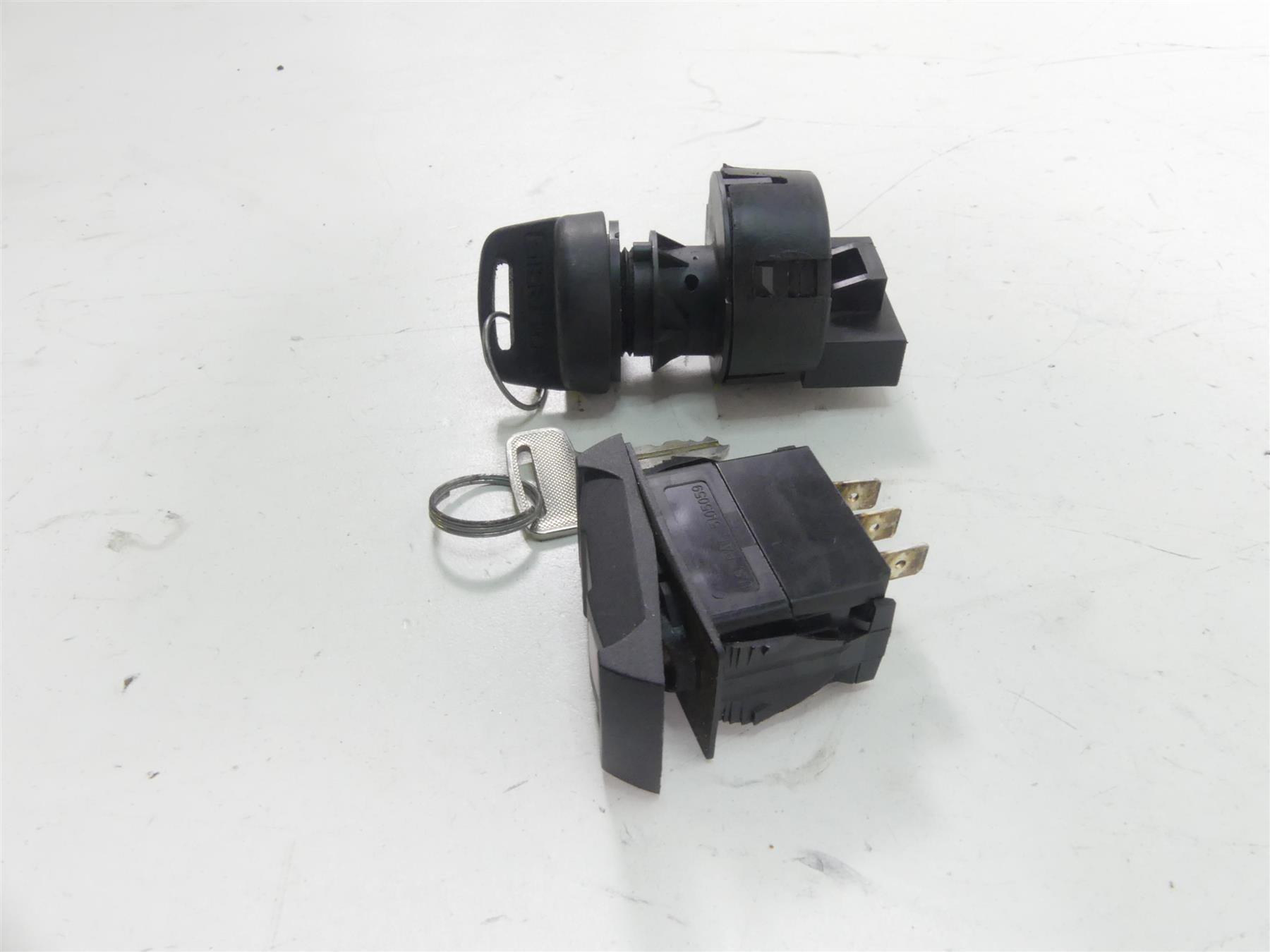 2017 Polaris General 1000 Ignition Awd Switch Key Set 4012165 4014611 {{ shop.shopifyCountryName }} - Mototech271