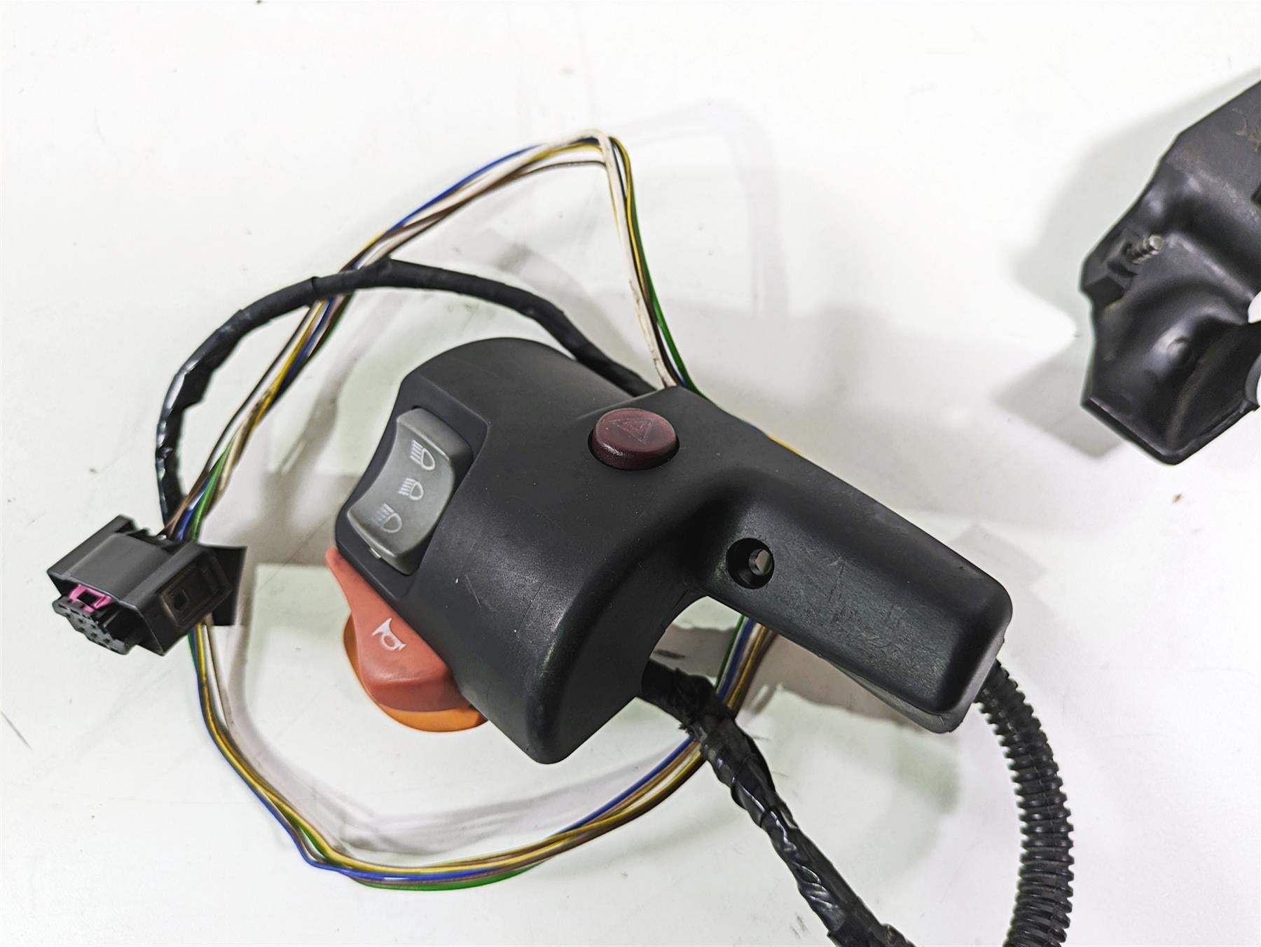 2004 BMW R1150GS R21 Left Hand Control Switch Blinker Light Horn 61317659325 {{ shop.shopifyCountryName }} - Mototech271